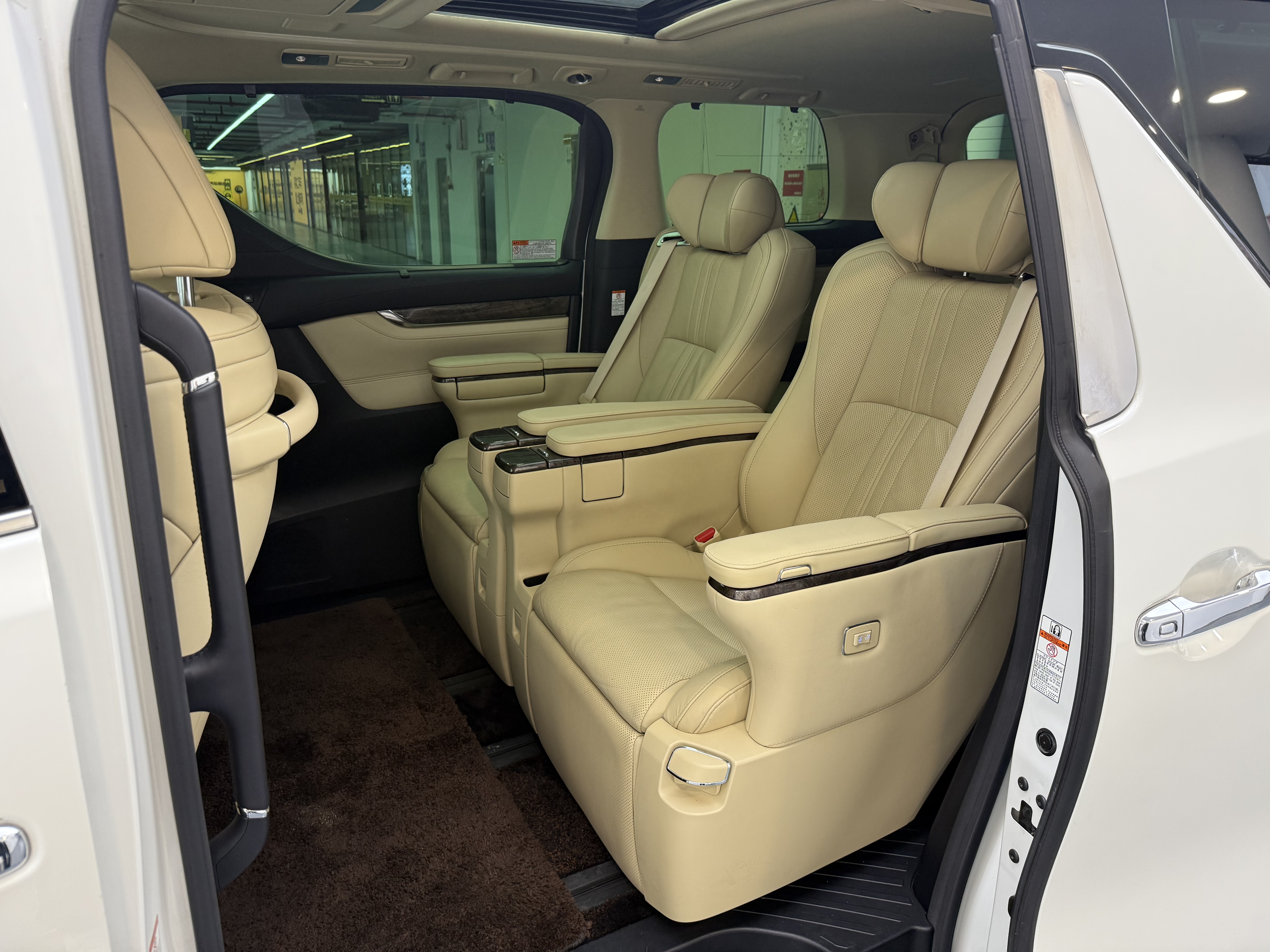 Toyota Alphard 2020 #11 Toyota Alphard 2020 car image #11