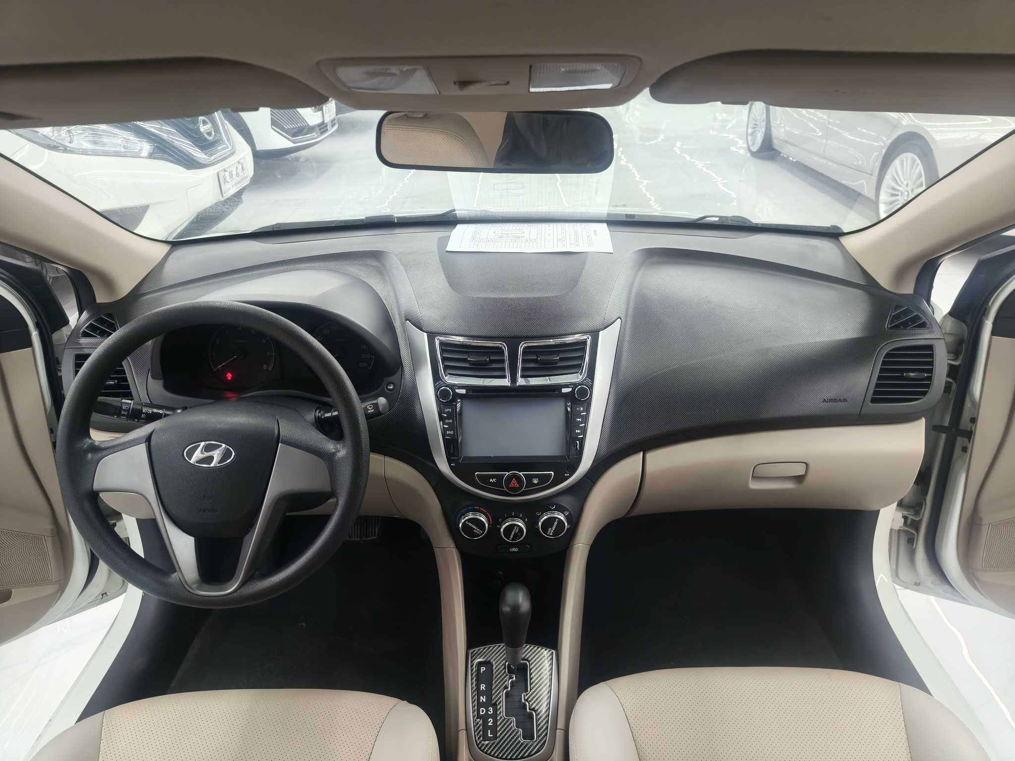 Hyundai Reina 2016 #11 Hyundai Reina 2016 car image #11