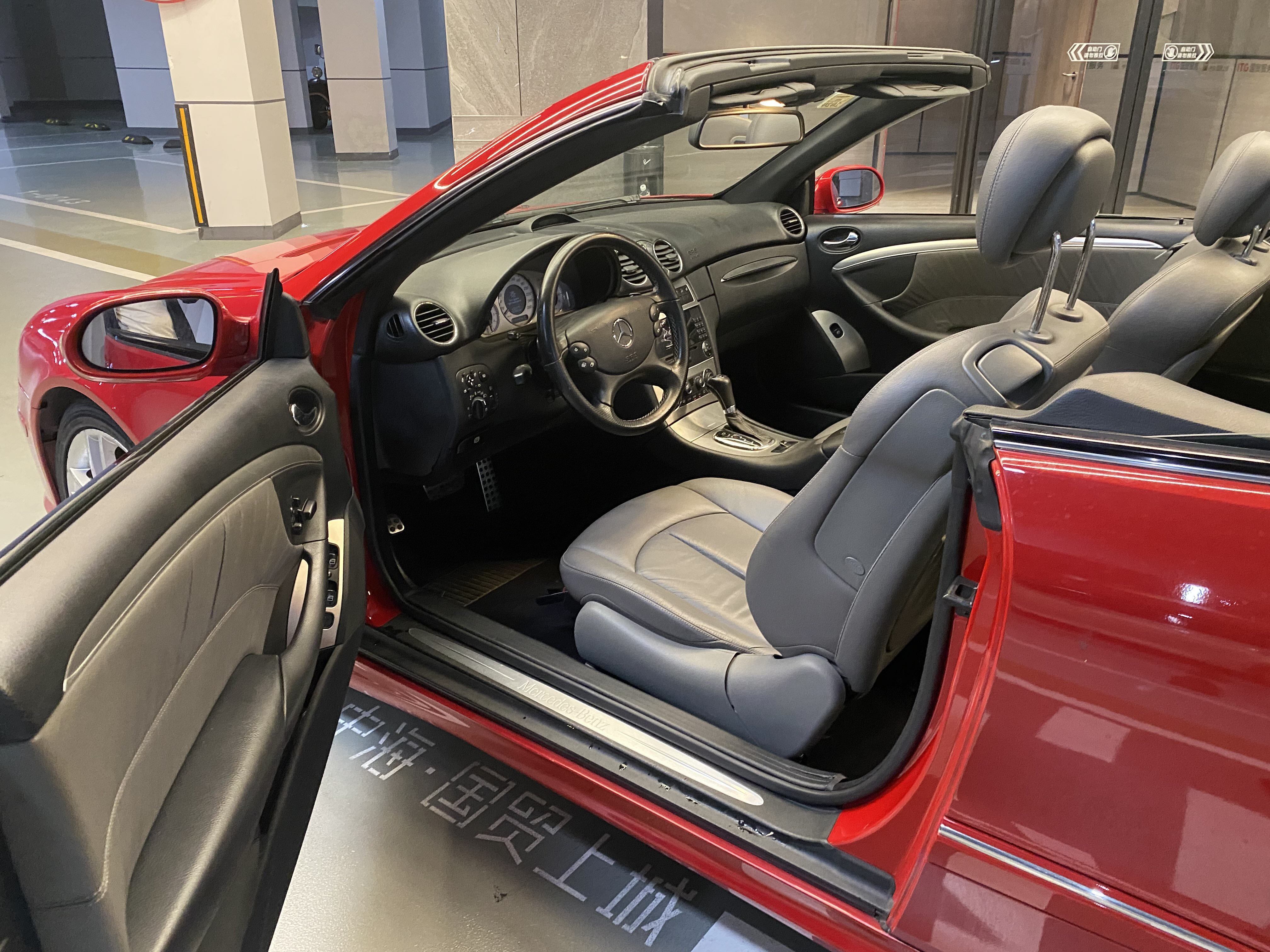 Mercedes-Benz CLK Class 2009 immagine di auto #11