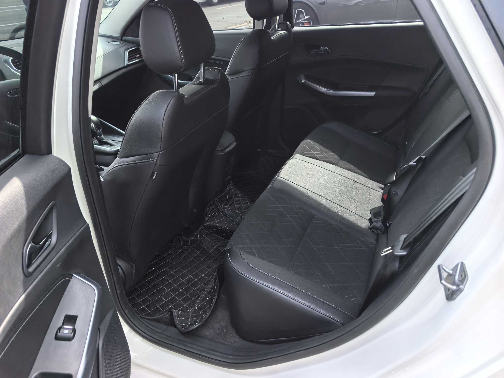 Ford Escort 2021 car image #11