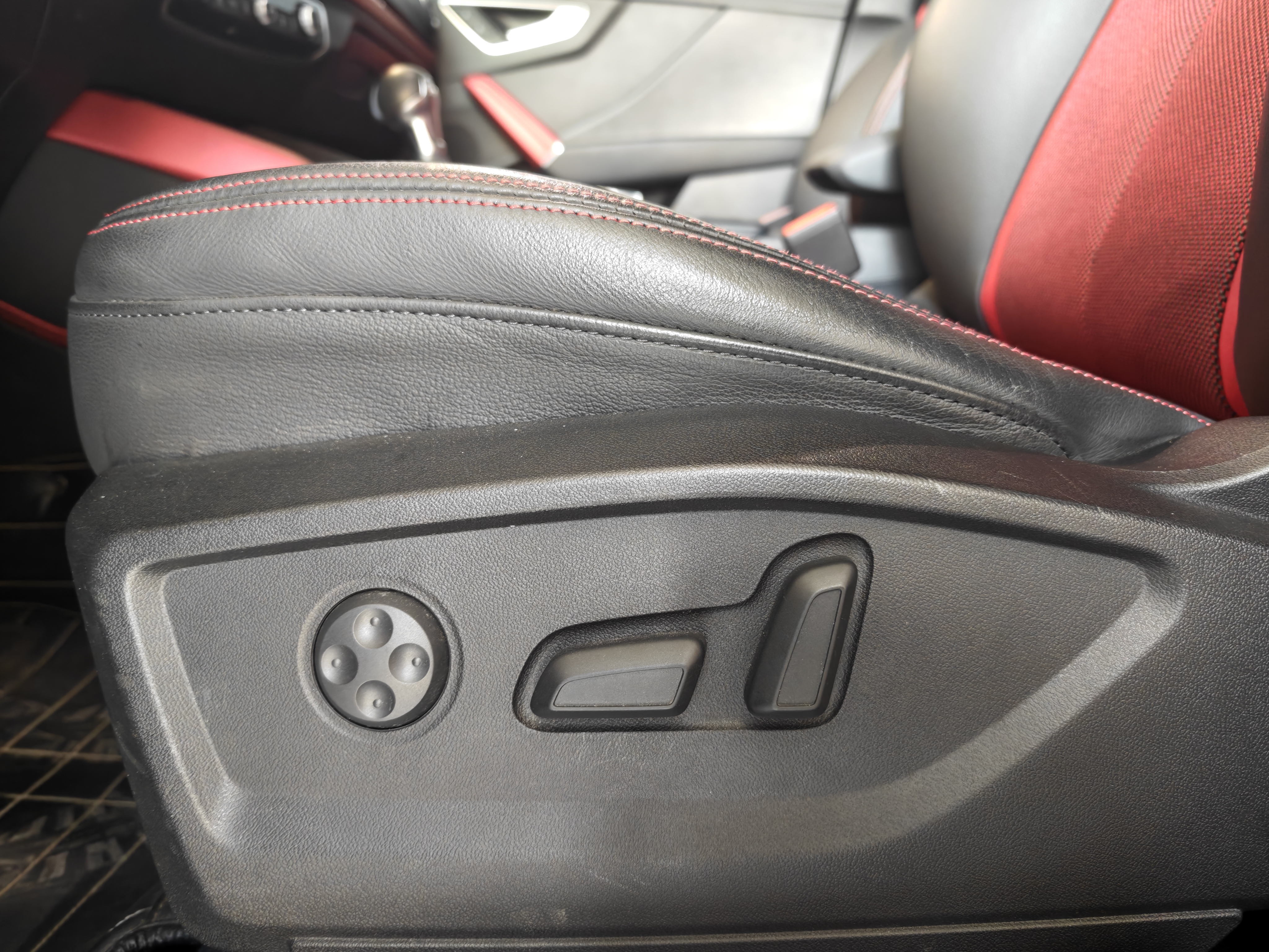Q2L 2019 #11 Q2L 2019 car image #11
