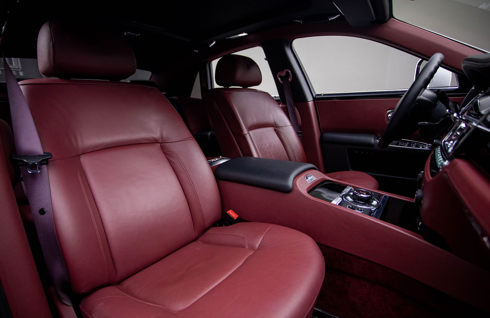 Rolls-Royce Ghost 2011 car image #11