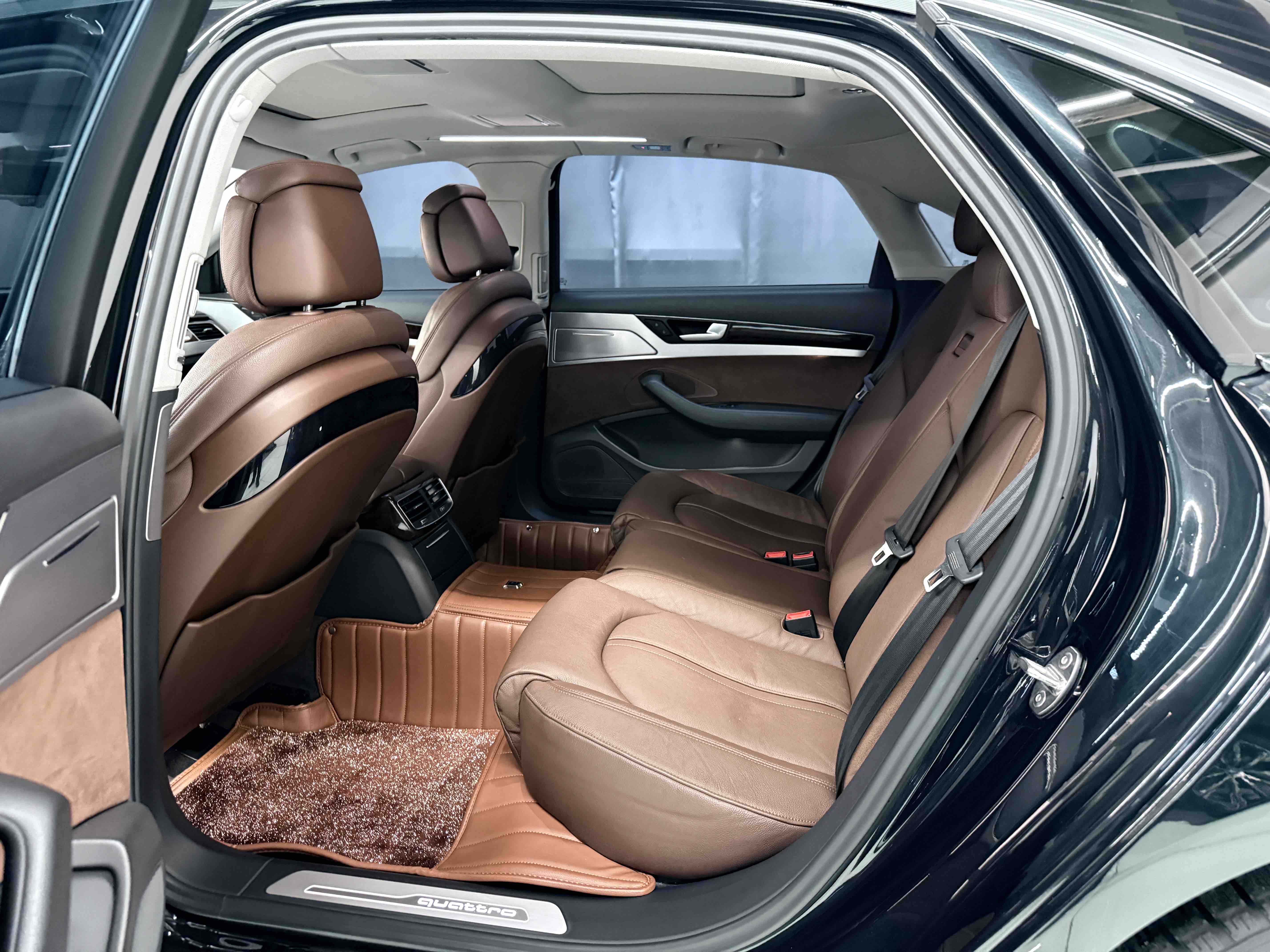 Audi A8 2015 car image #11