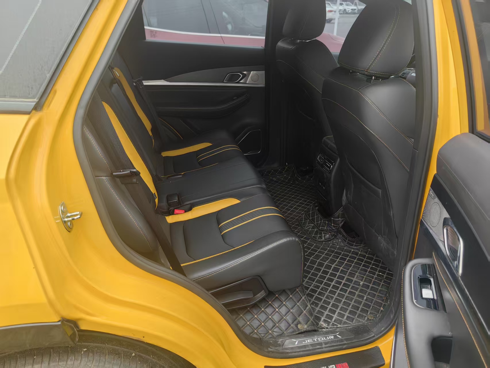 X70 2020 car image #11
