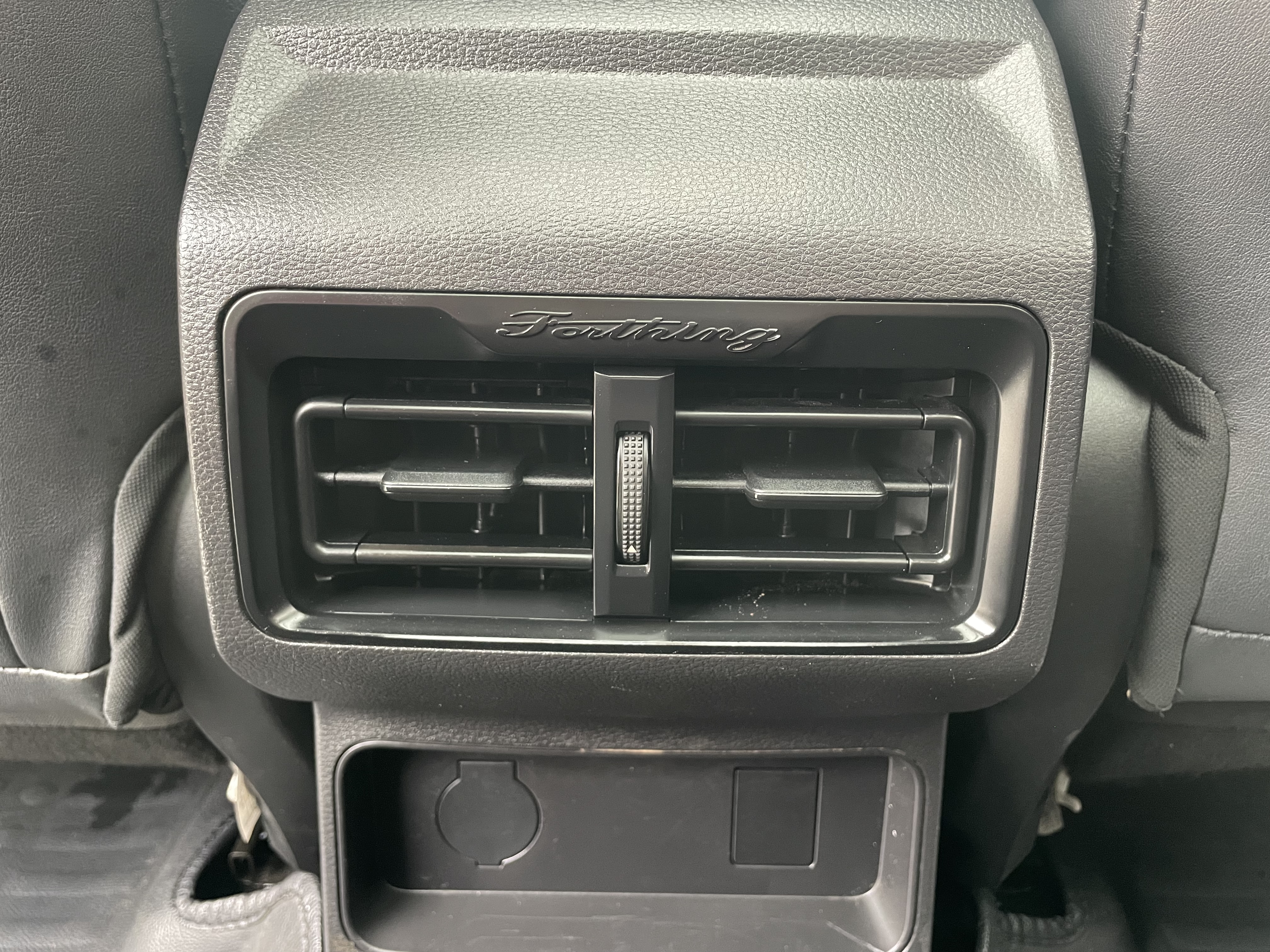 T5 L 2020 #11 T5 L 2020 car image #11