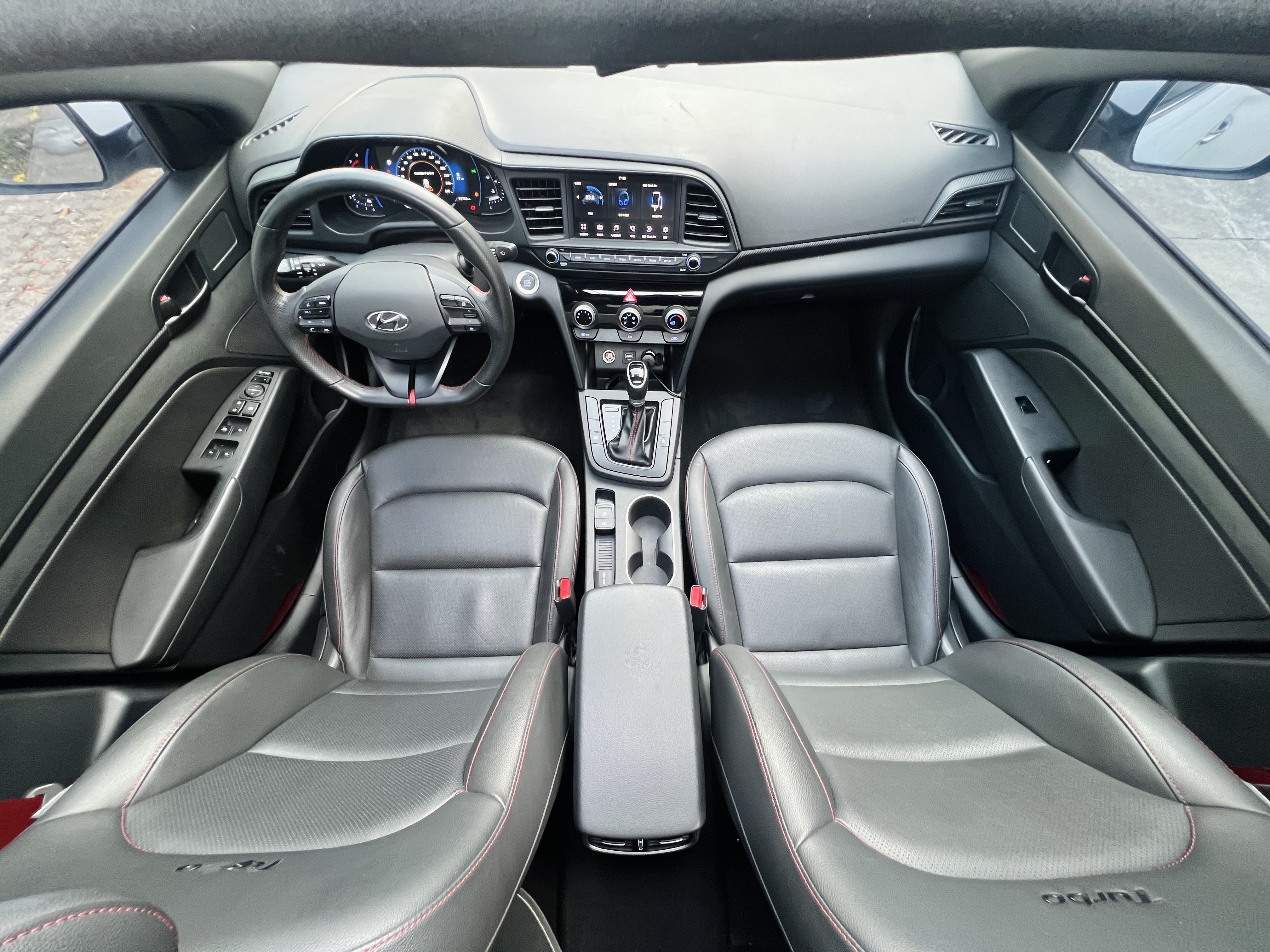 Hyundai Elantra AD 2019 car image #11