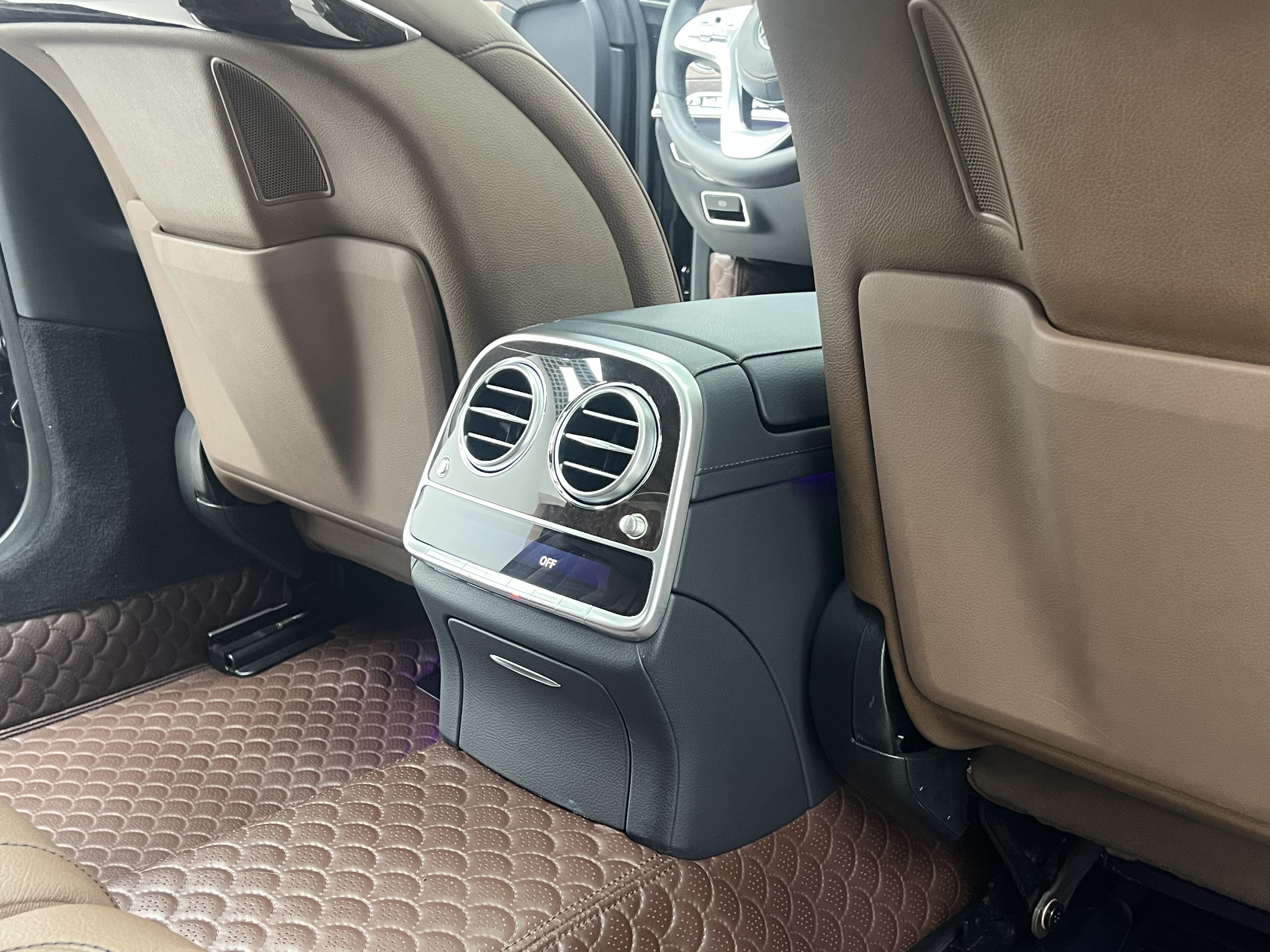 Mercedes-Benz S Class 2019 car image #11