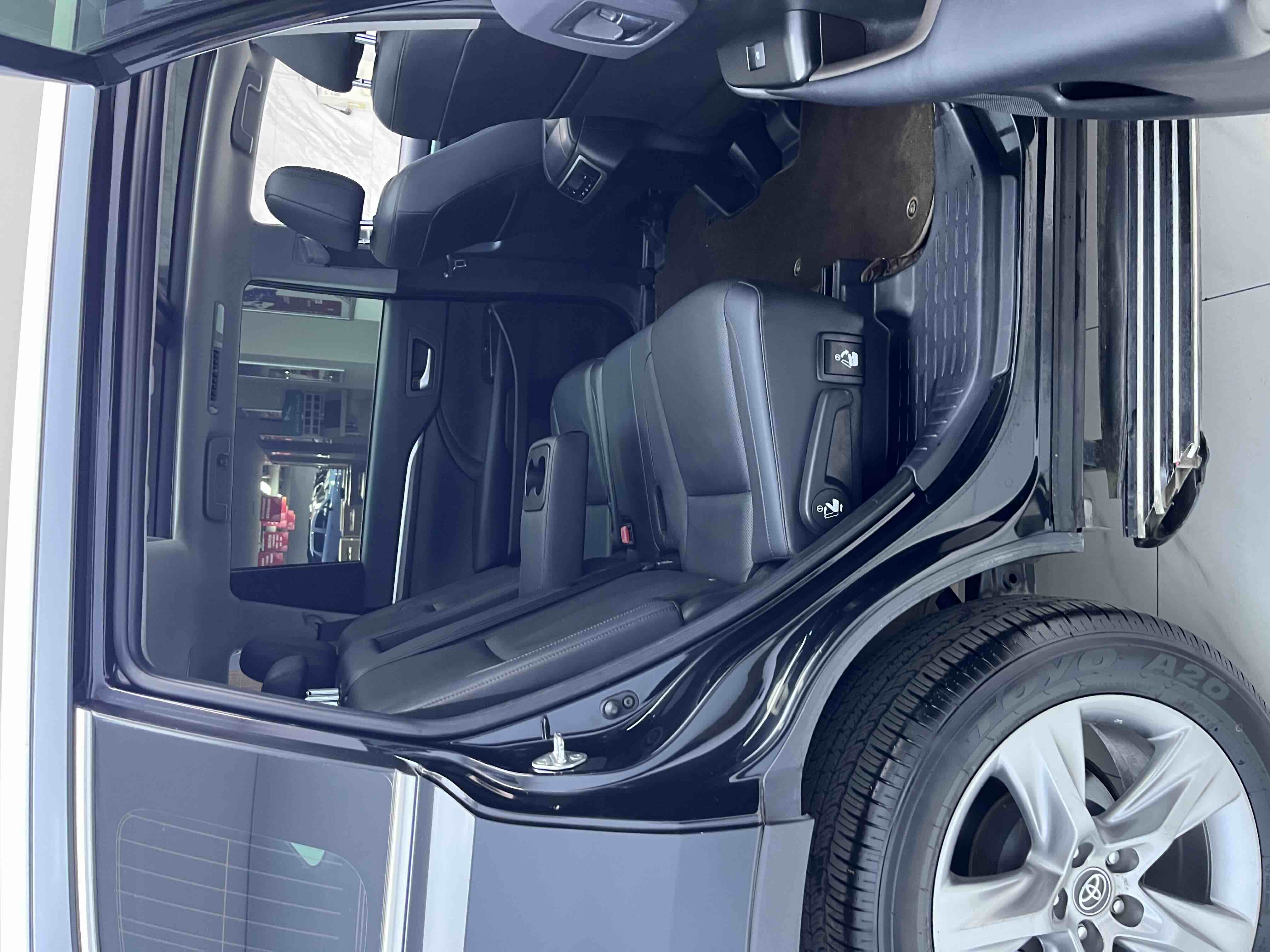 Toyota Highlander 2020 car image #11