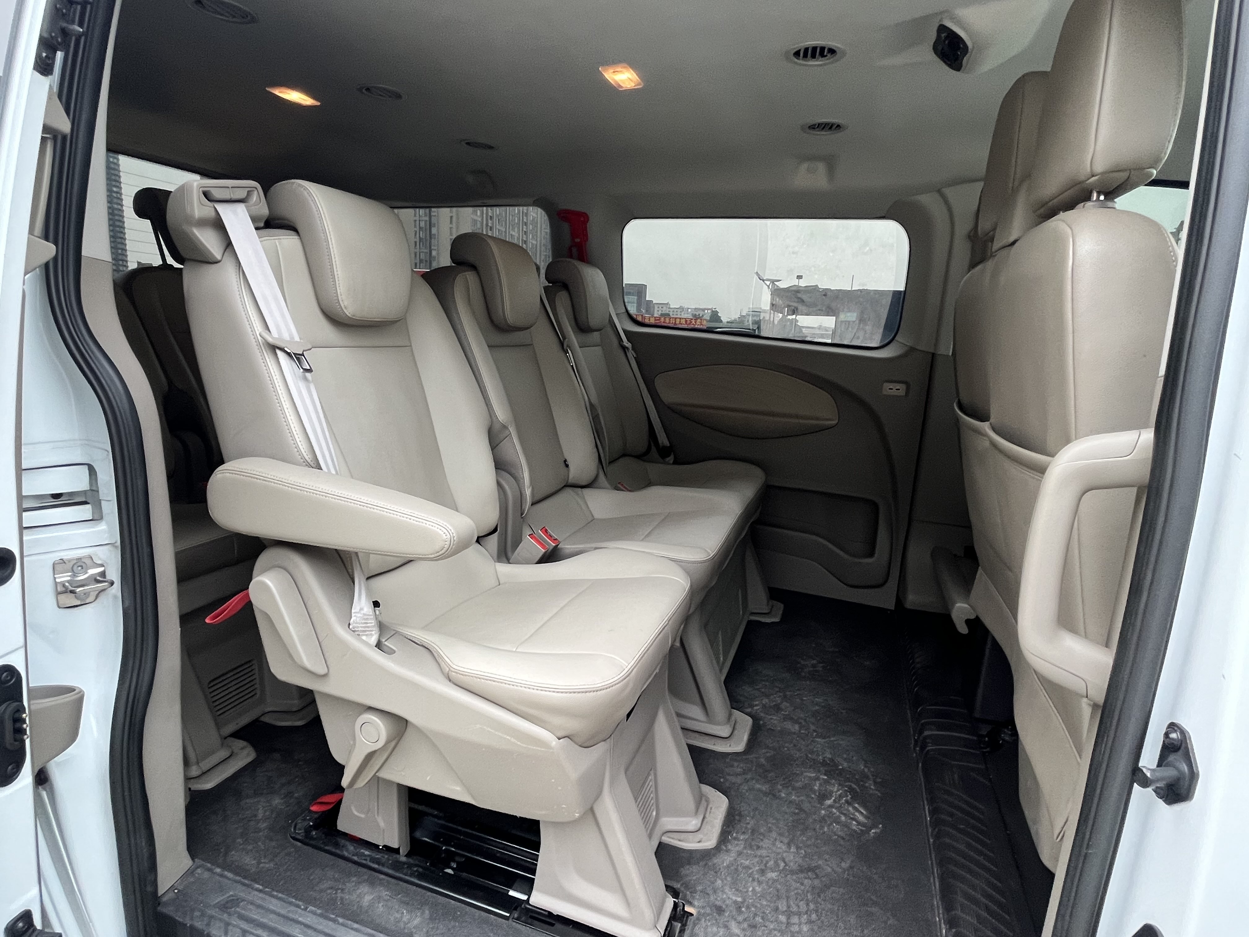 Ford Transit 2020 car image #11