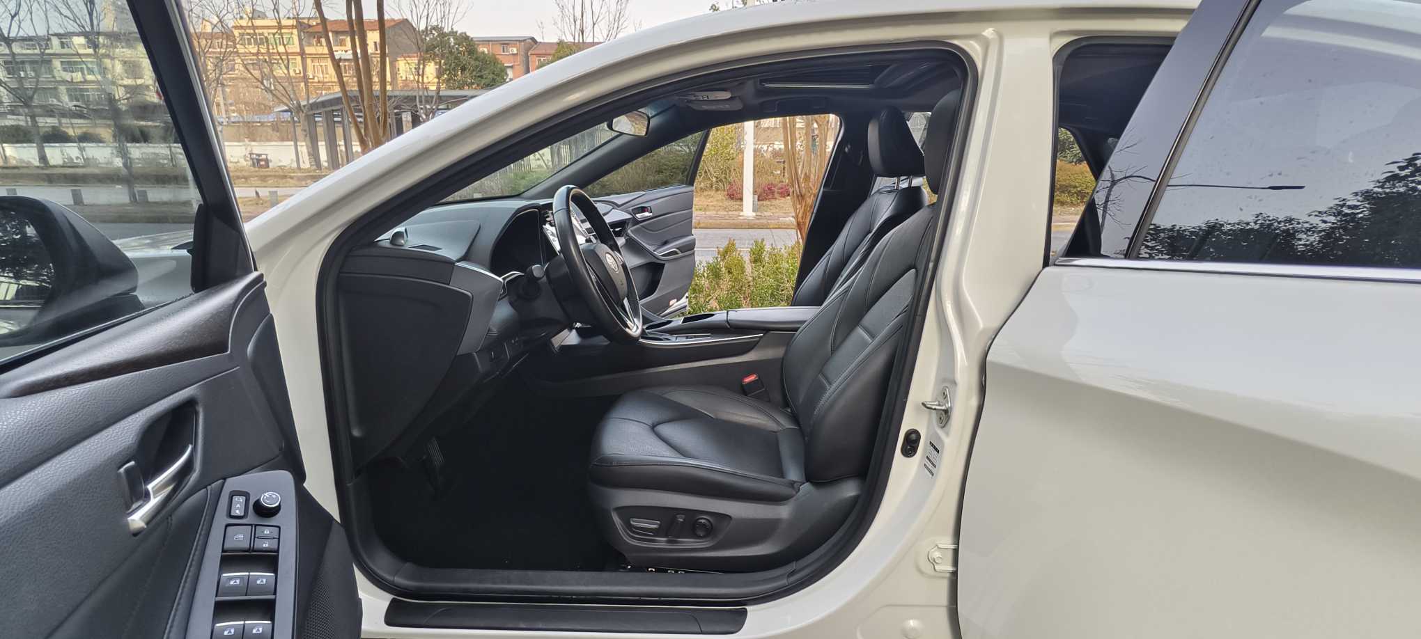 Toyota Avalon 2020 immagine di auto #11