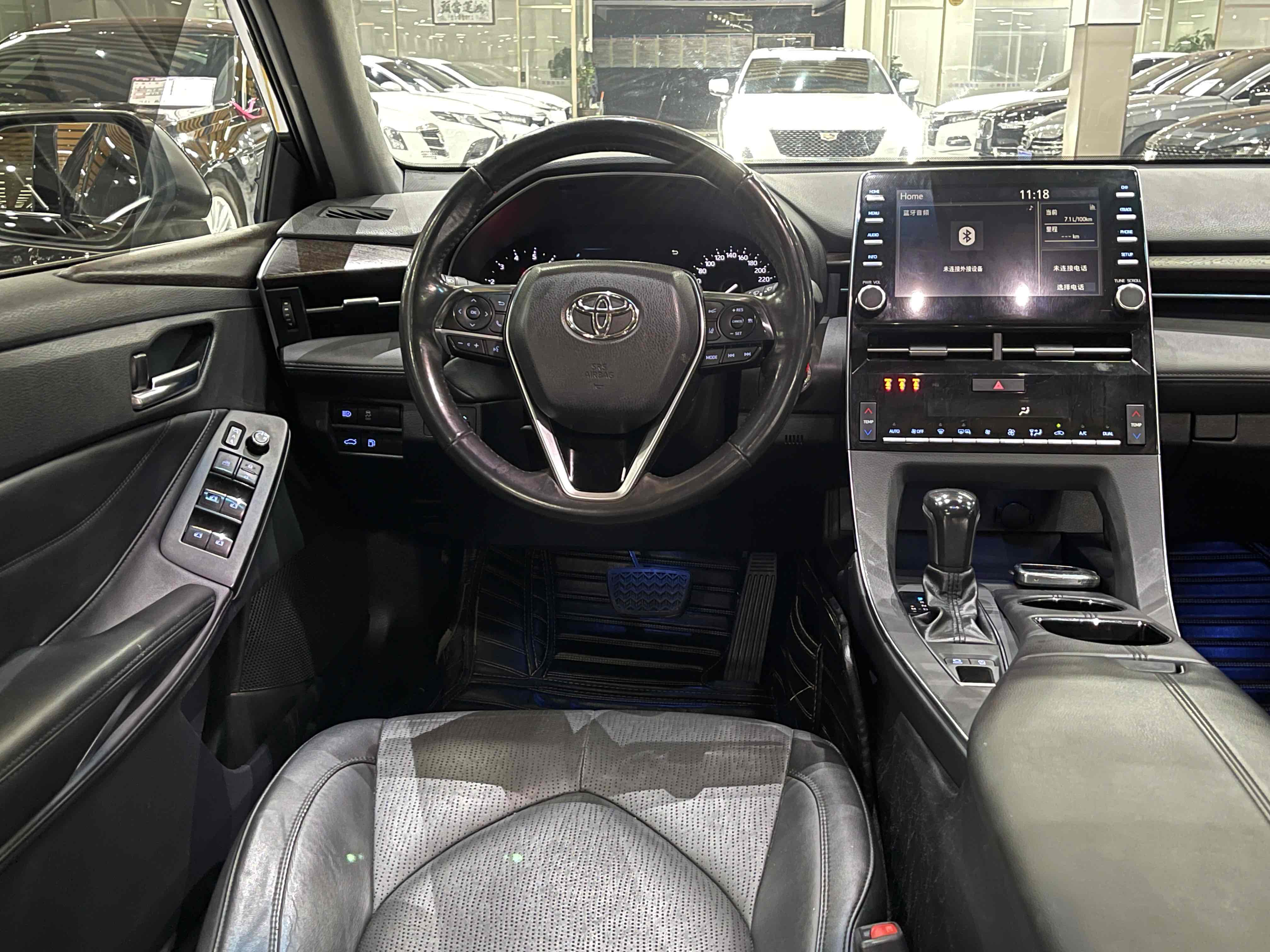 Toyota Avalon 2020 car image #11