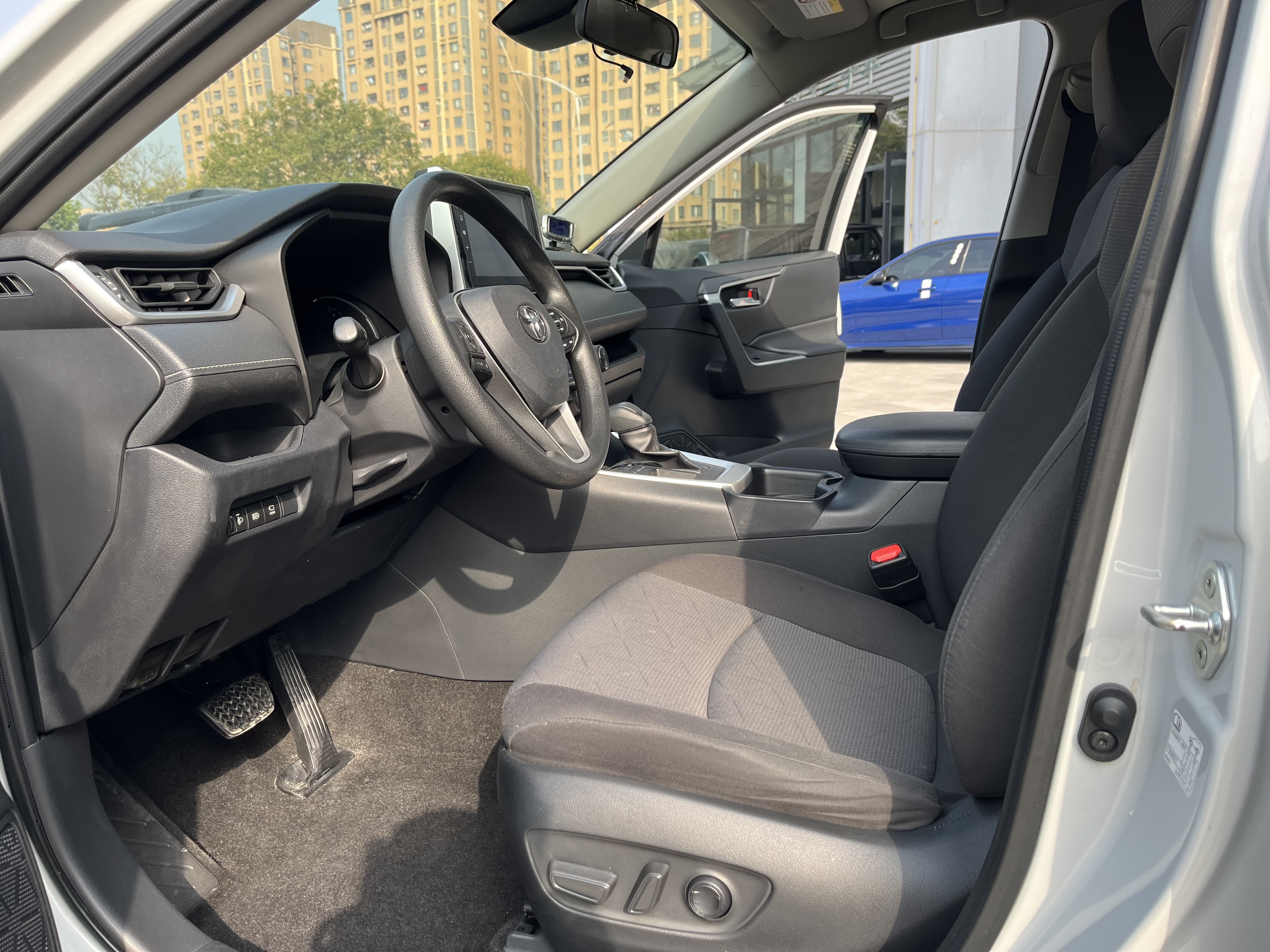 Toyota RAV4 2019 #11 Toyota RAV4 2019 car image #11