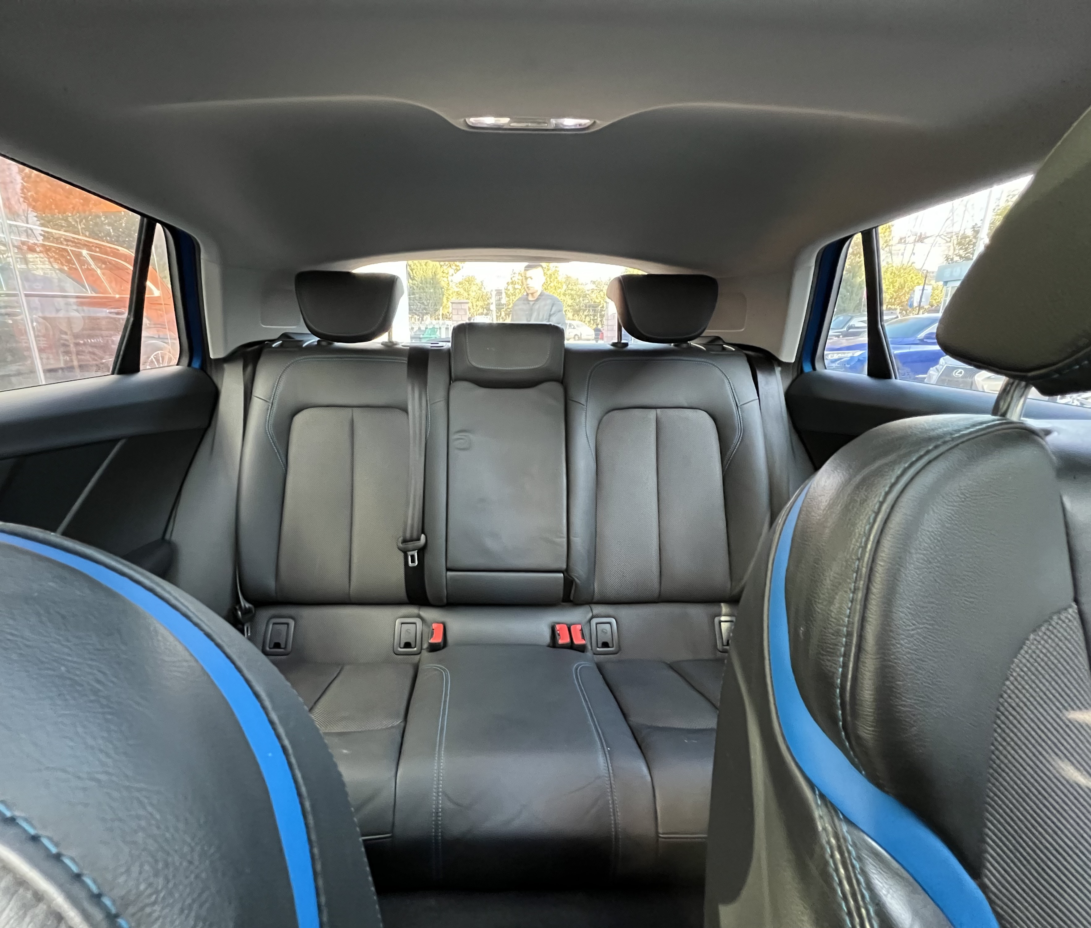 Audi Q2L e-tron 2021 car image #11