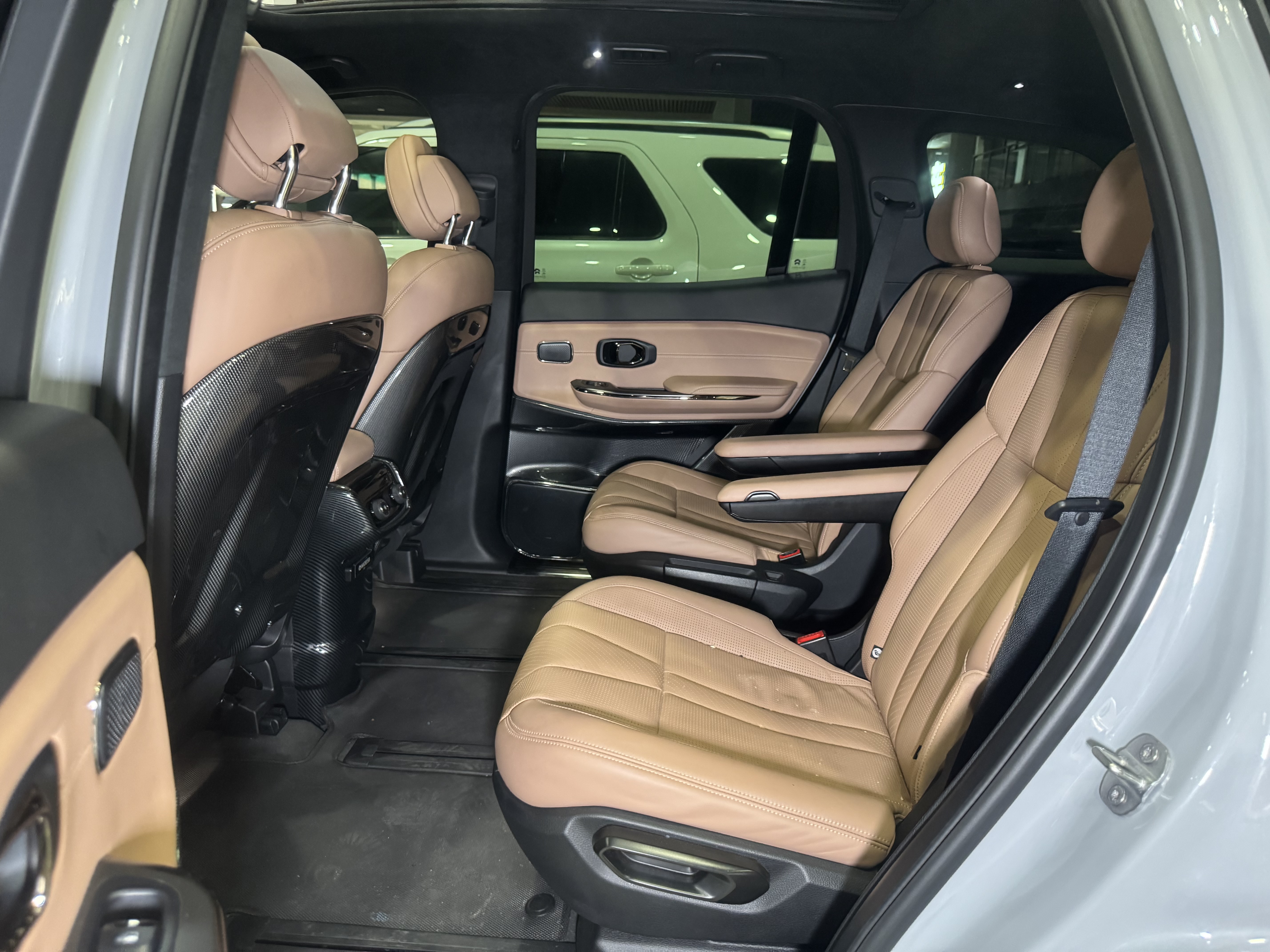 NIO ES8 2021 car image #11