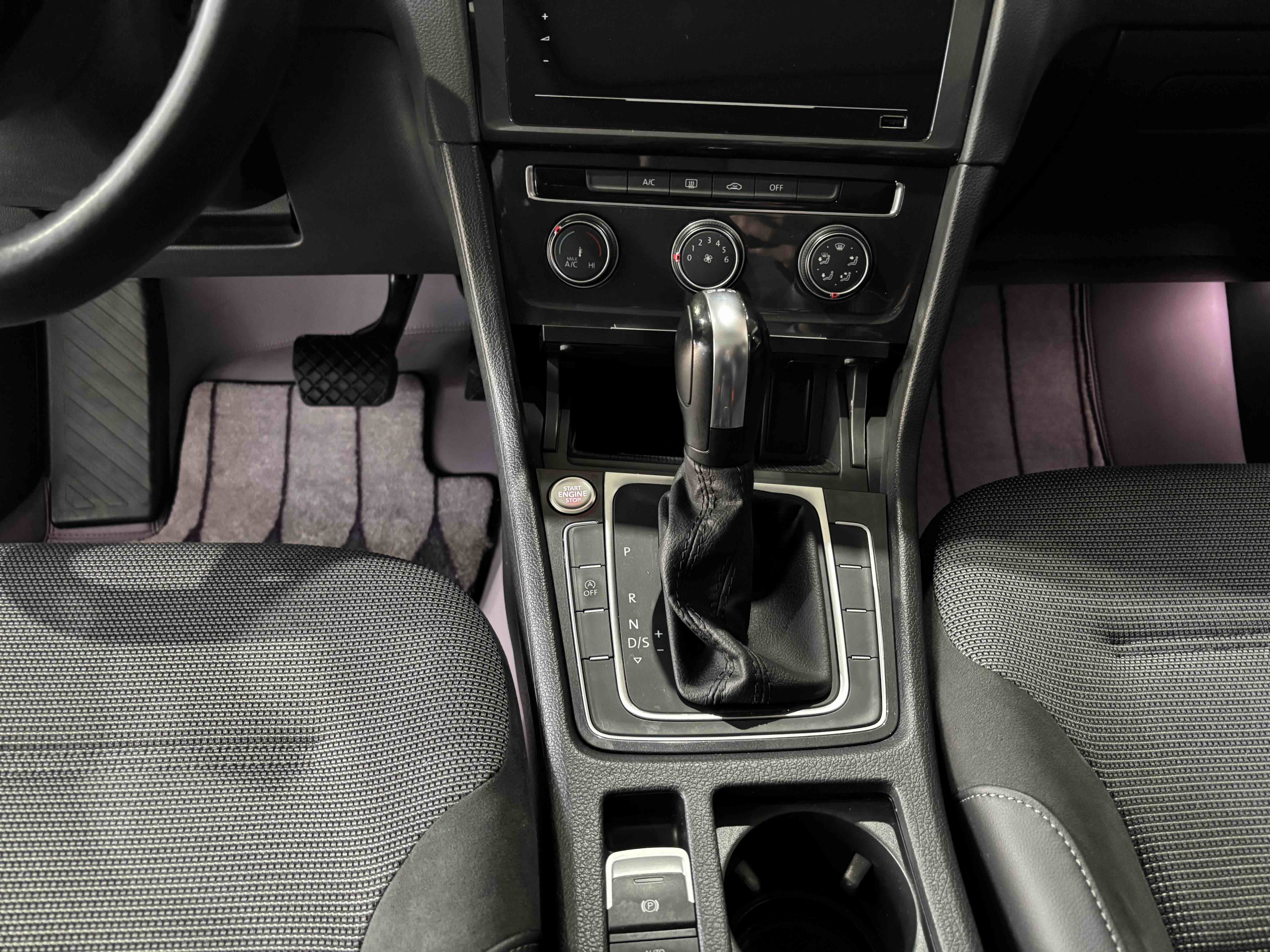 Volkswagen Golf 2020 #11 Volkswagen Golf 2020 car image #11