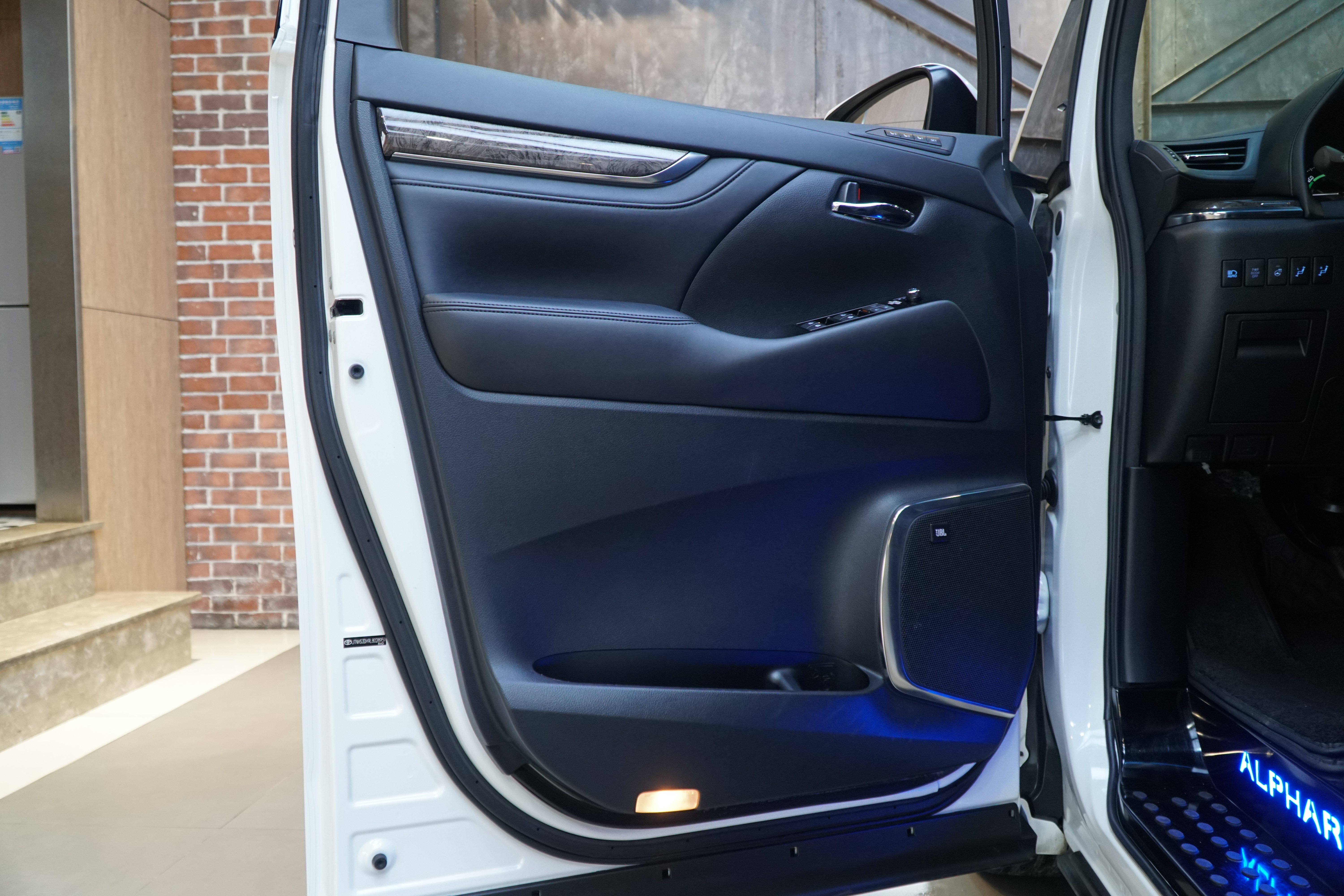 Toyota Alphard 2020 image de voiture #11