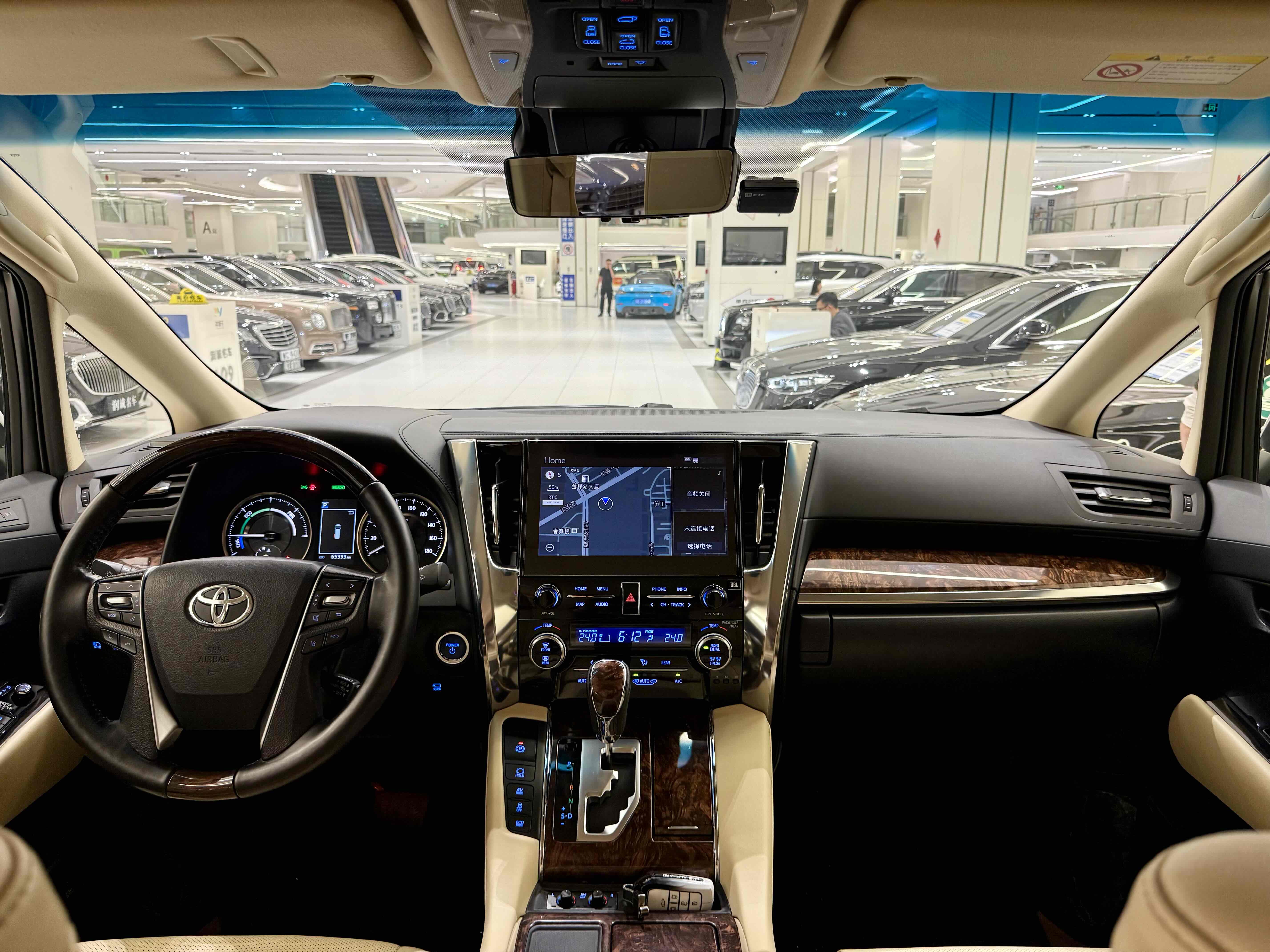 Toyota Alphard 2020 car image #11