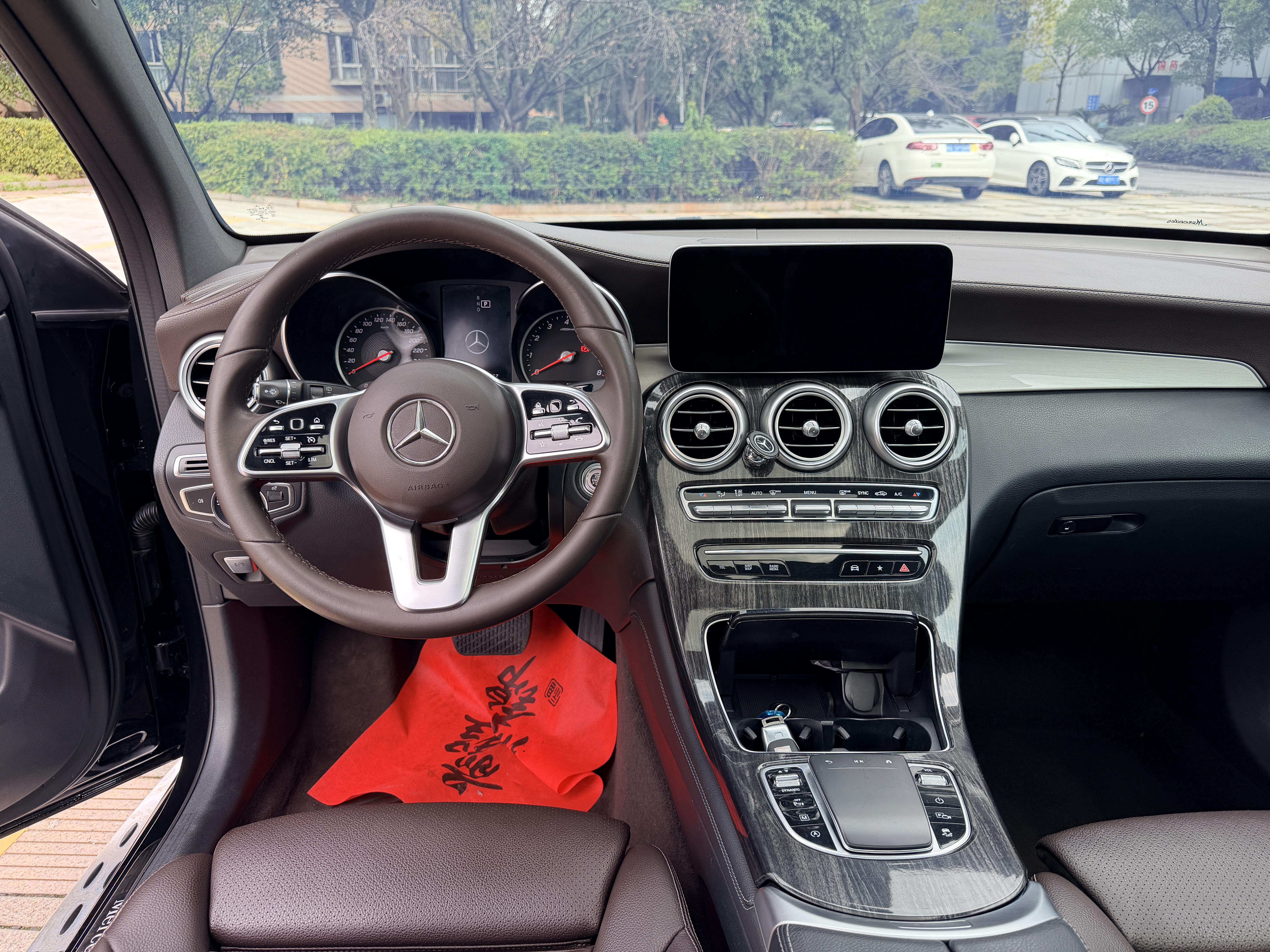 Mercedes-Benz GLC Class 2020 car image #11