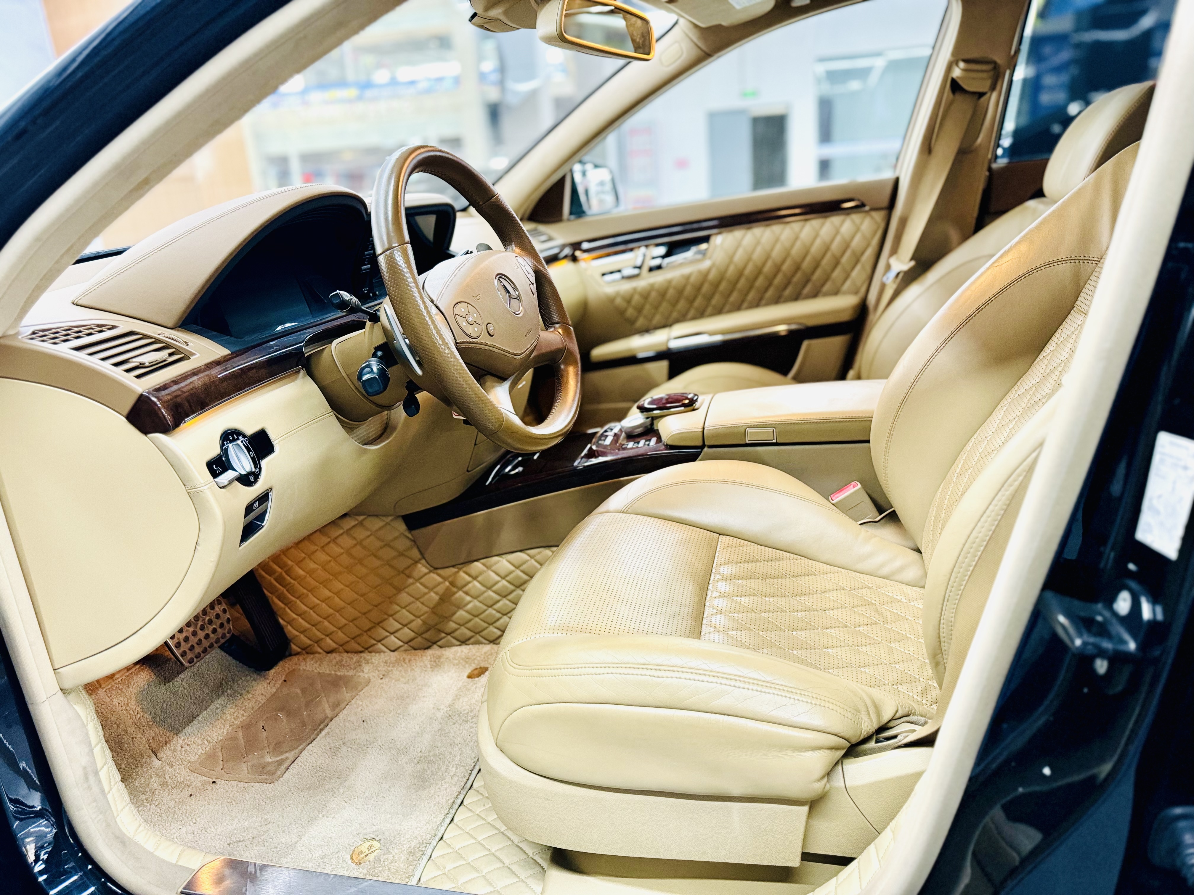 Mercedes-Benz S AMG 2010 car image #11