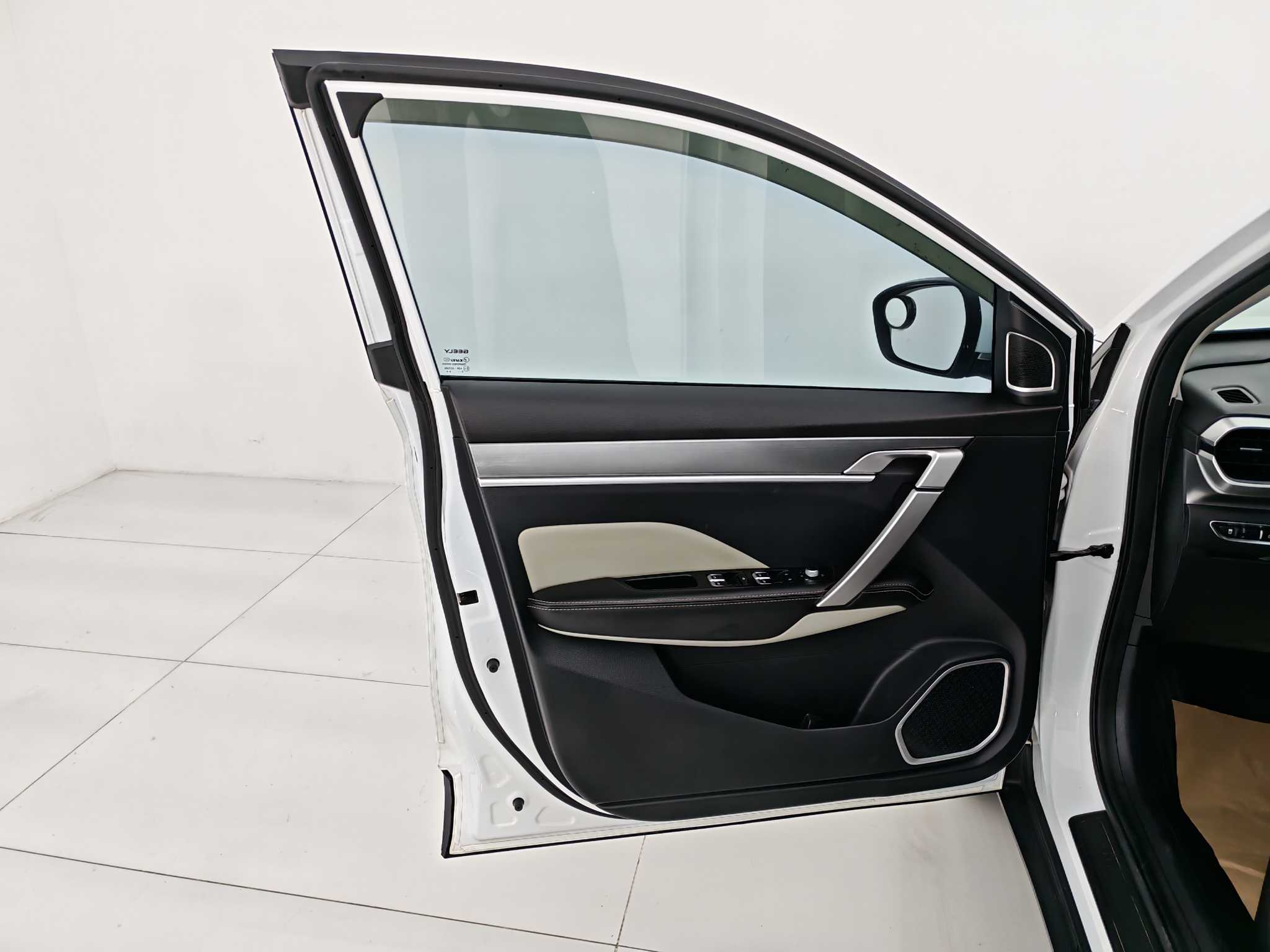 GEELY Coolray 2020 car image #11