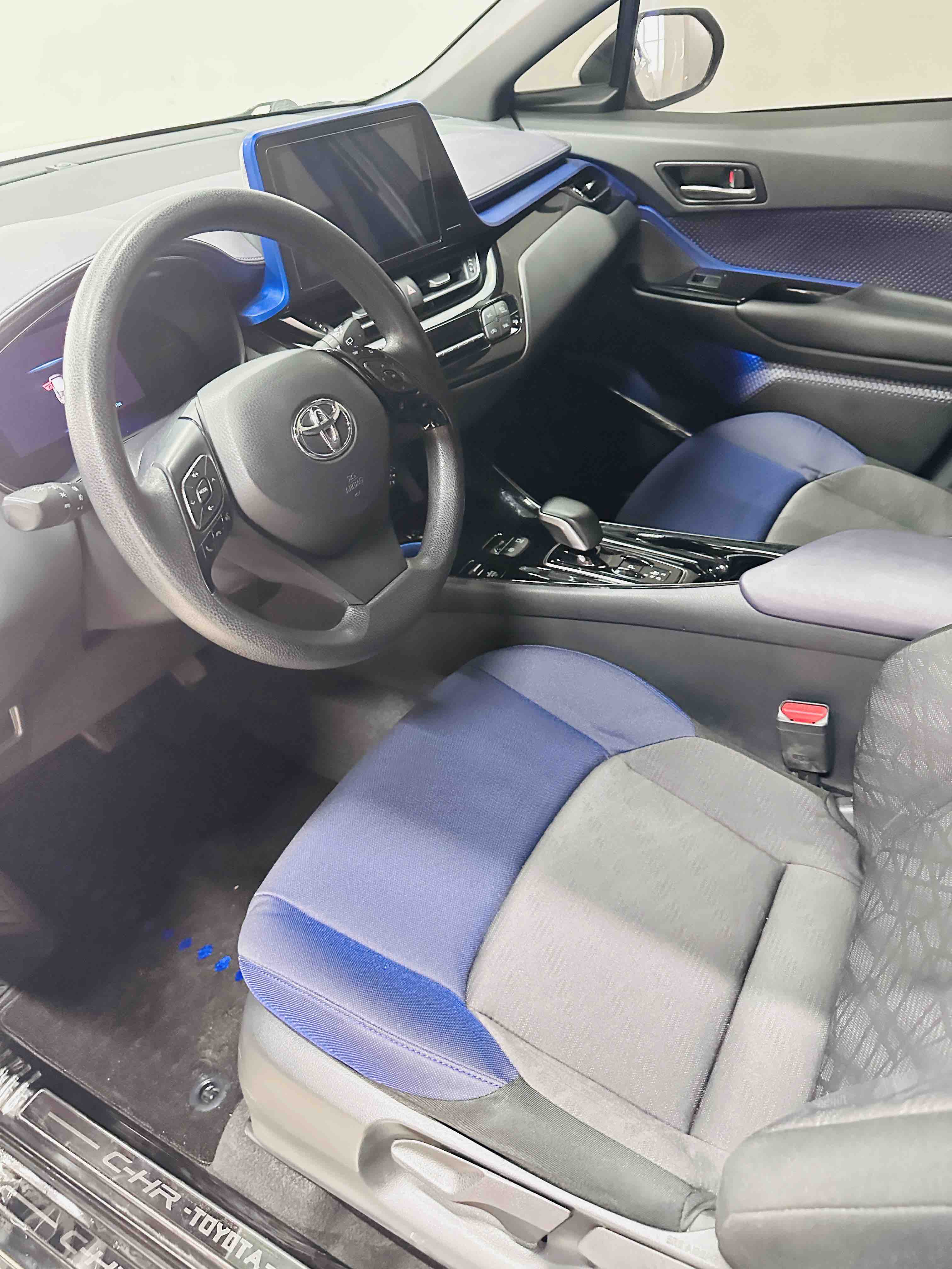 Toyota C-HR EV 2021 immagine di auto #11