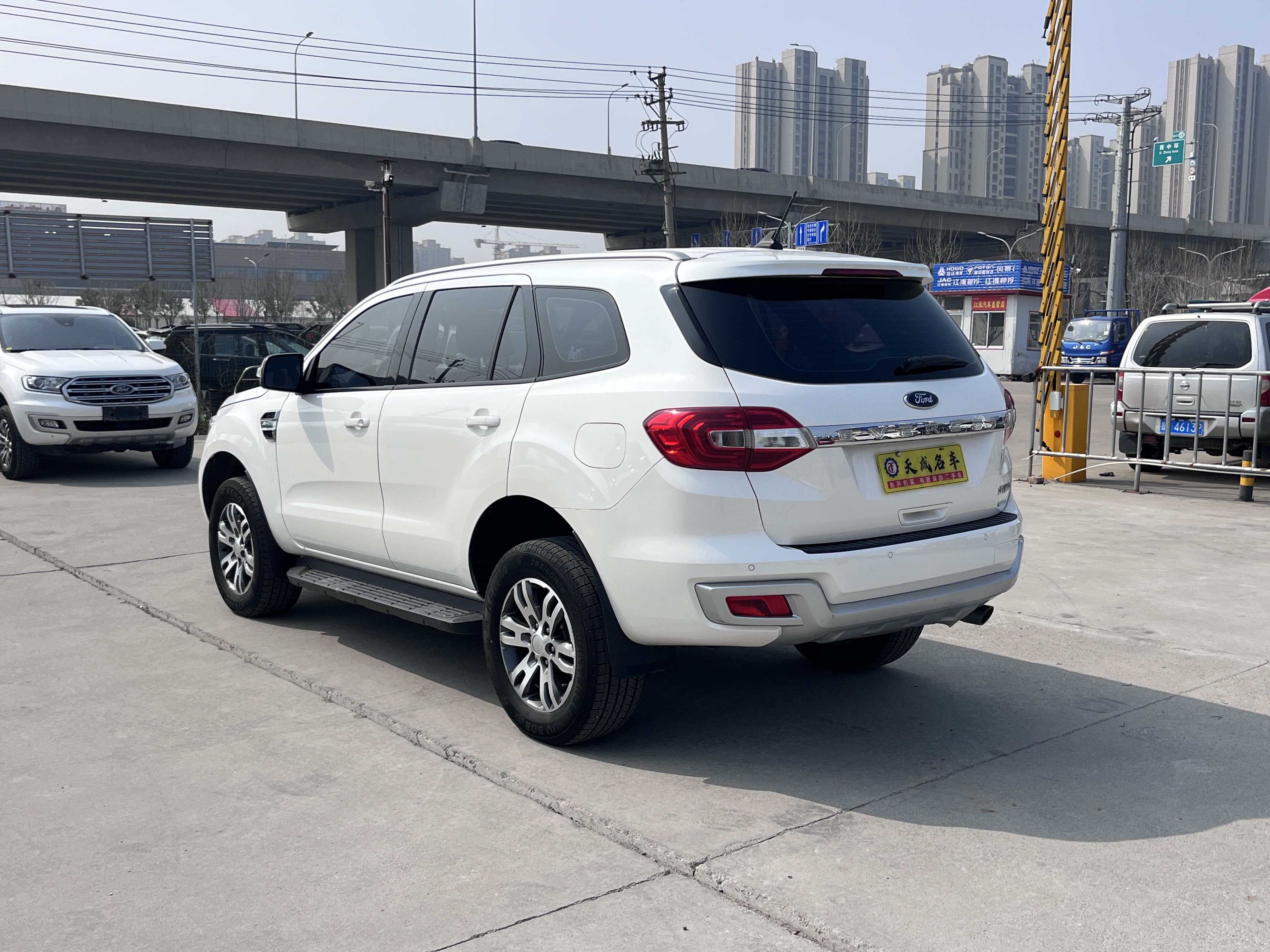 Ford Everest 2021 صورة سيارة #11