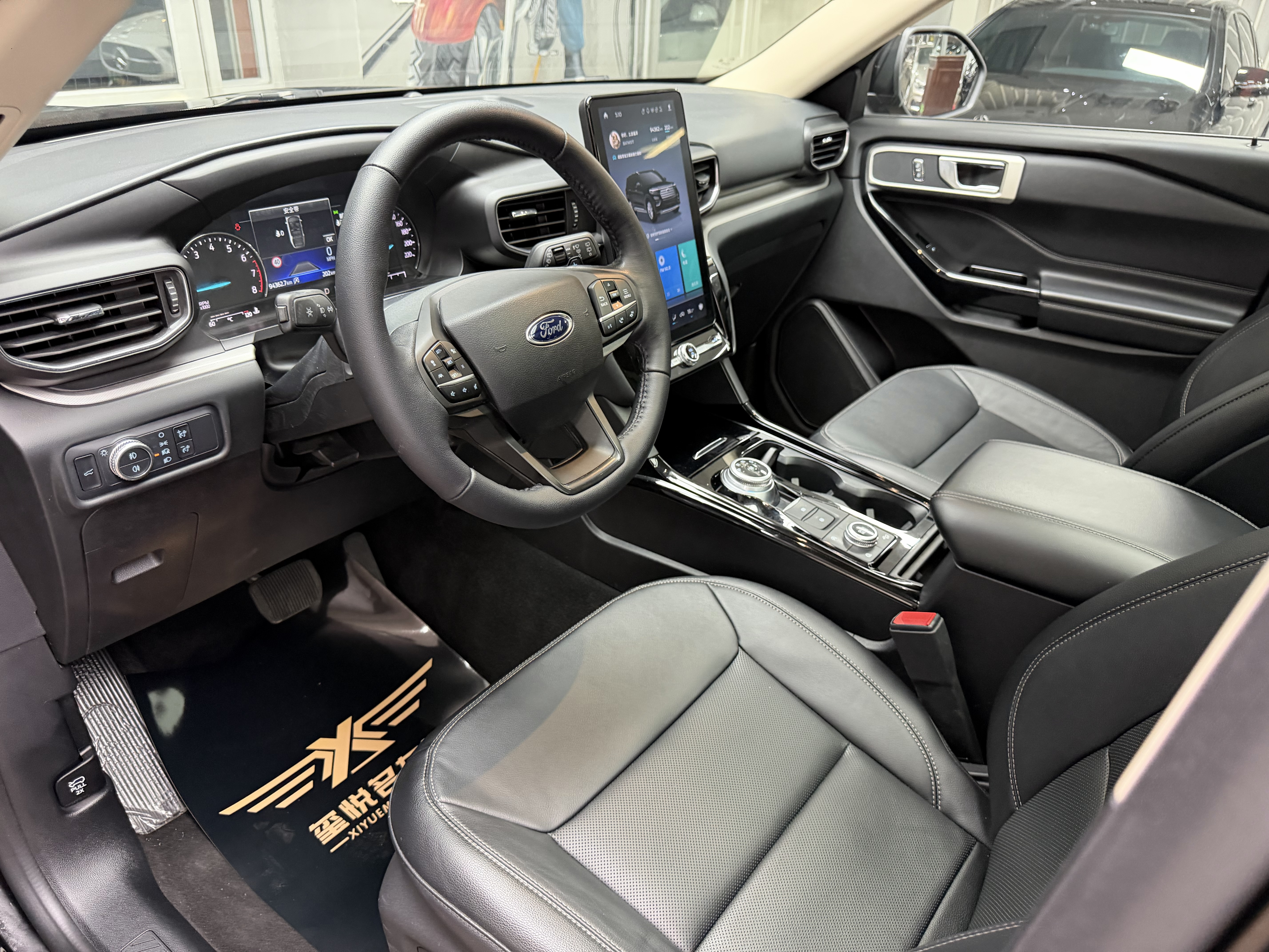 Ford Explorer 2022 car image #11