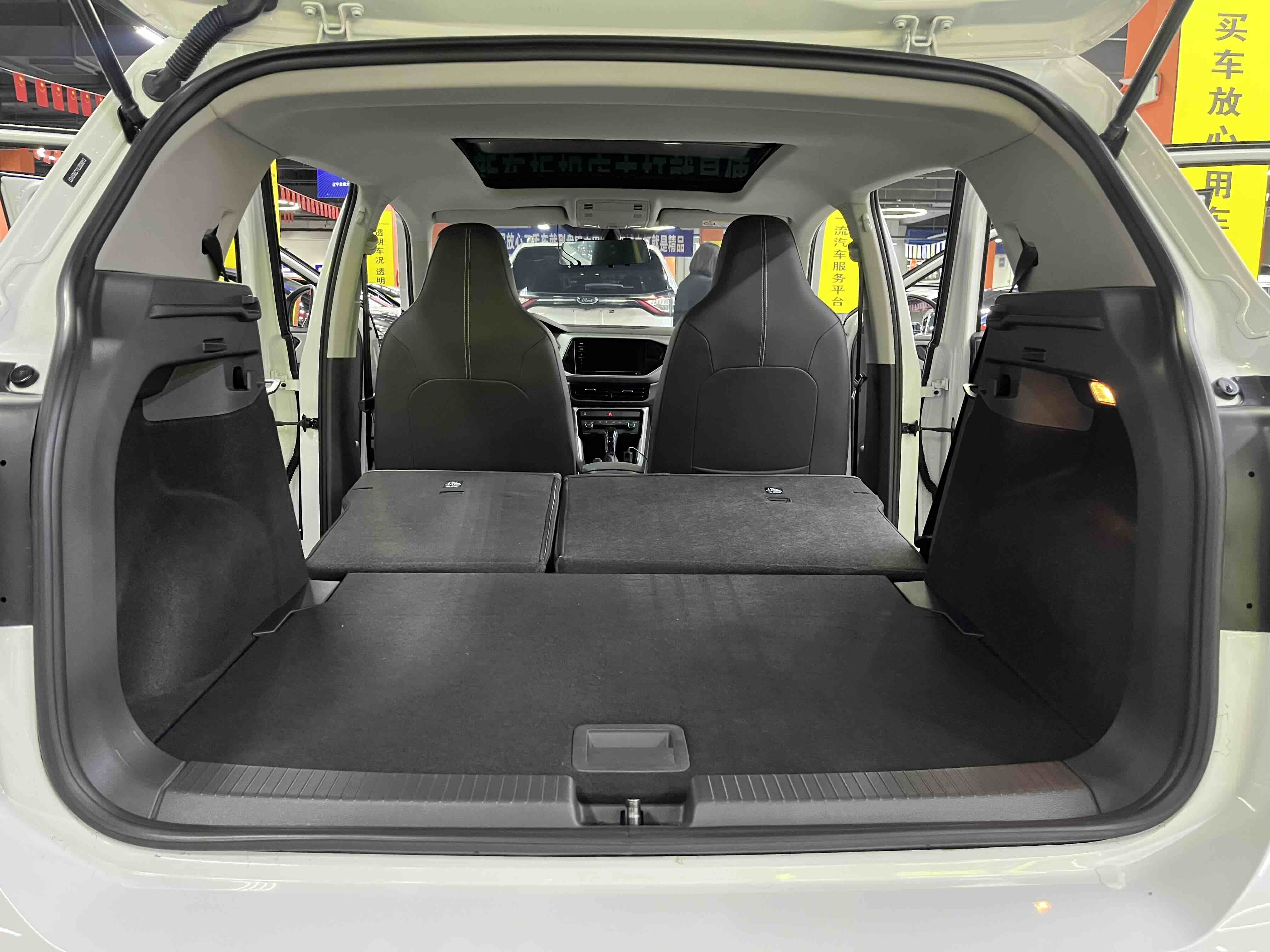 Volkswagen T-Cross 2020 #11 Volkswagen T-Cross 2020 car image #11