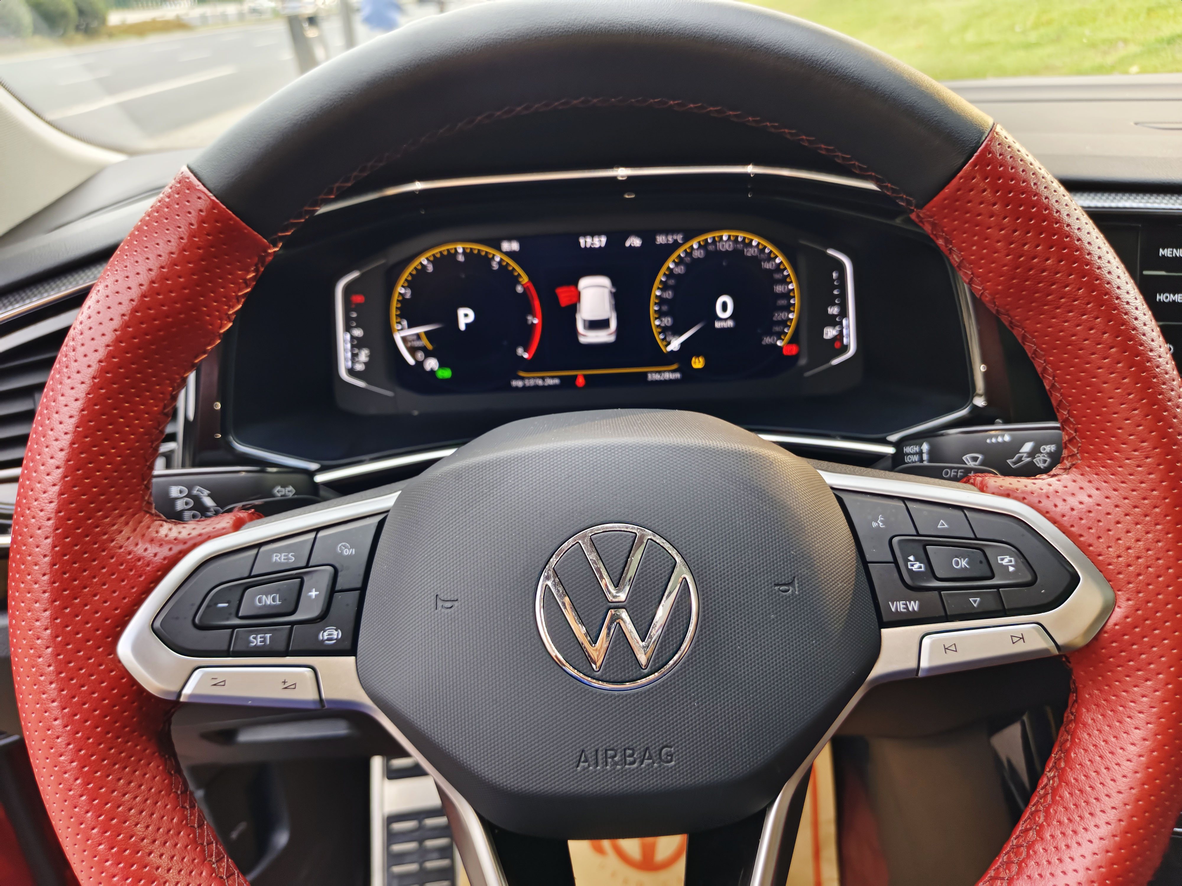 Volkswagen Tayron X 2022 car image #11