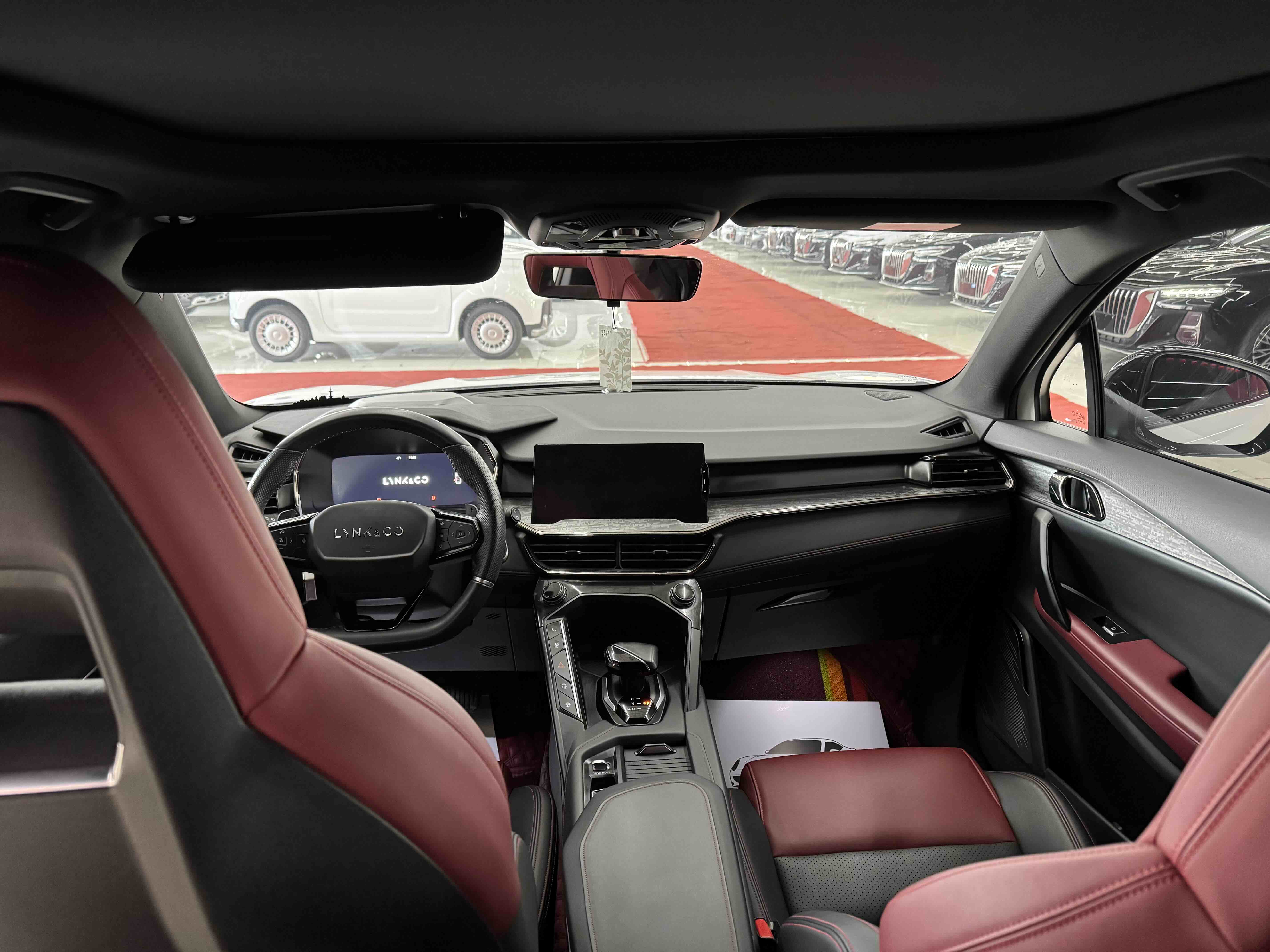 Lynk & Co 06 2021 car image #11