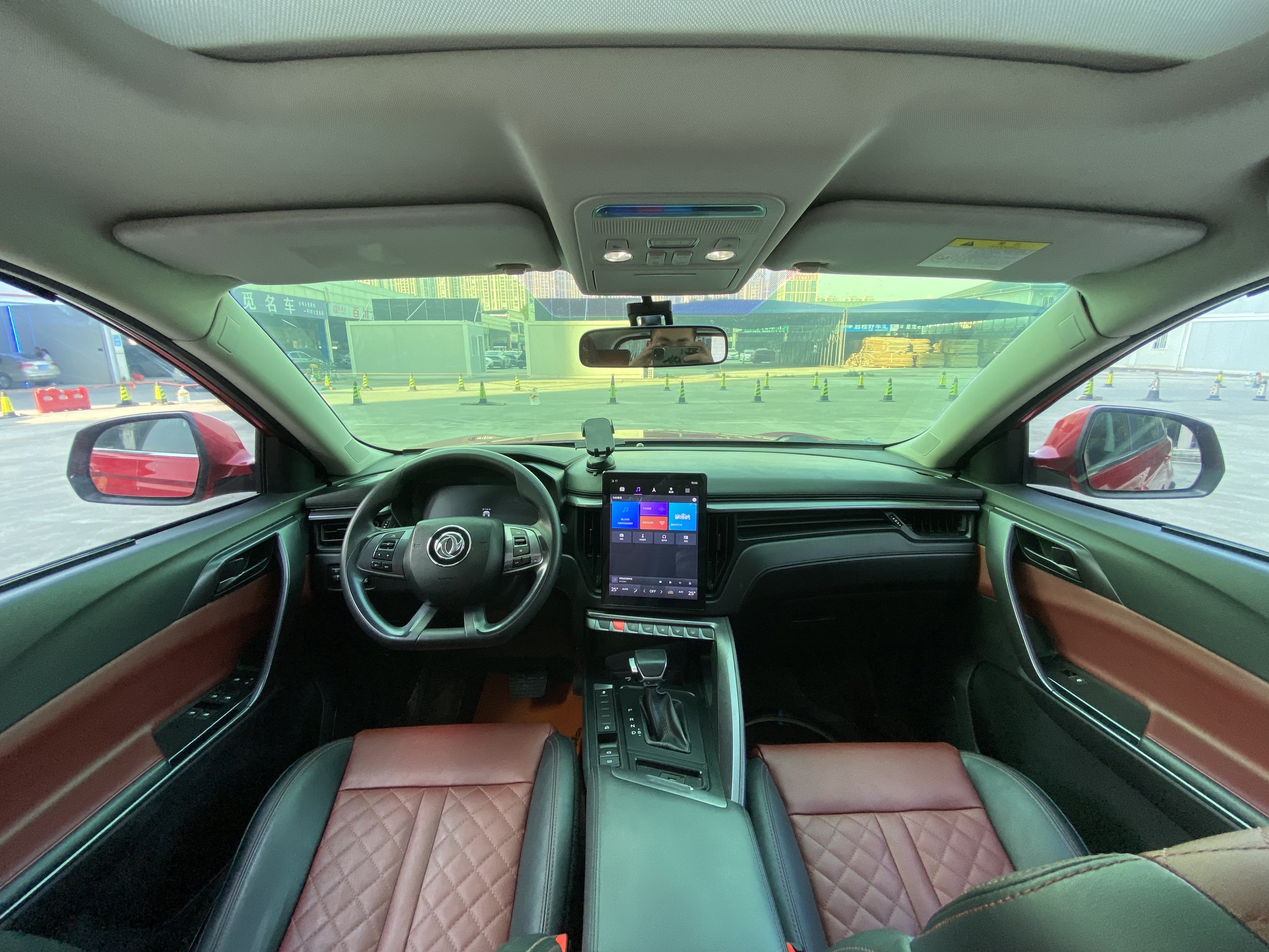 T5 L 2020 car image #11