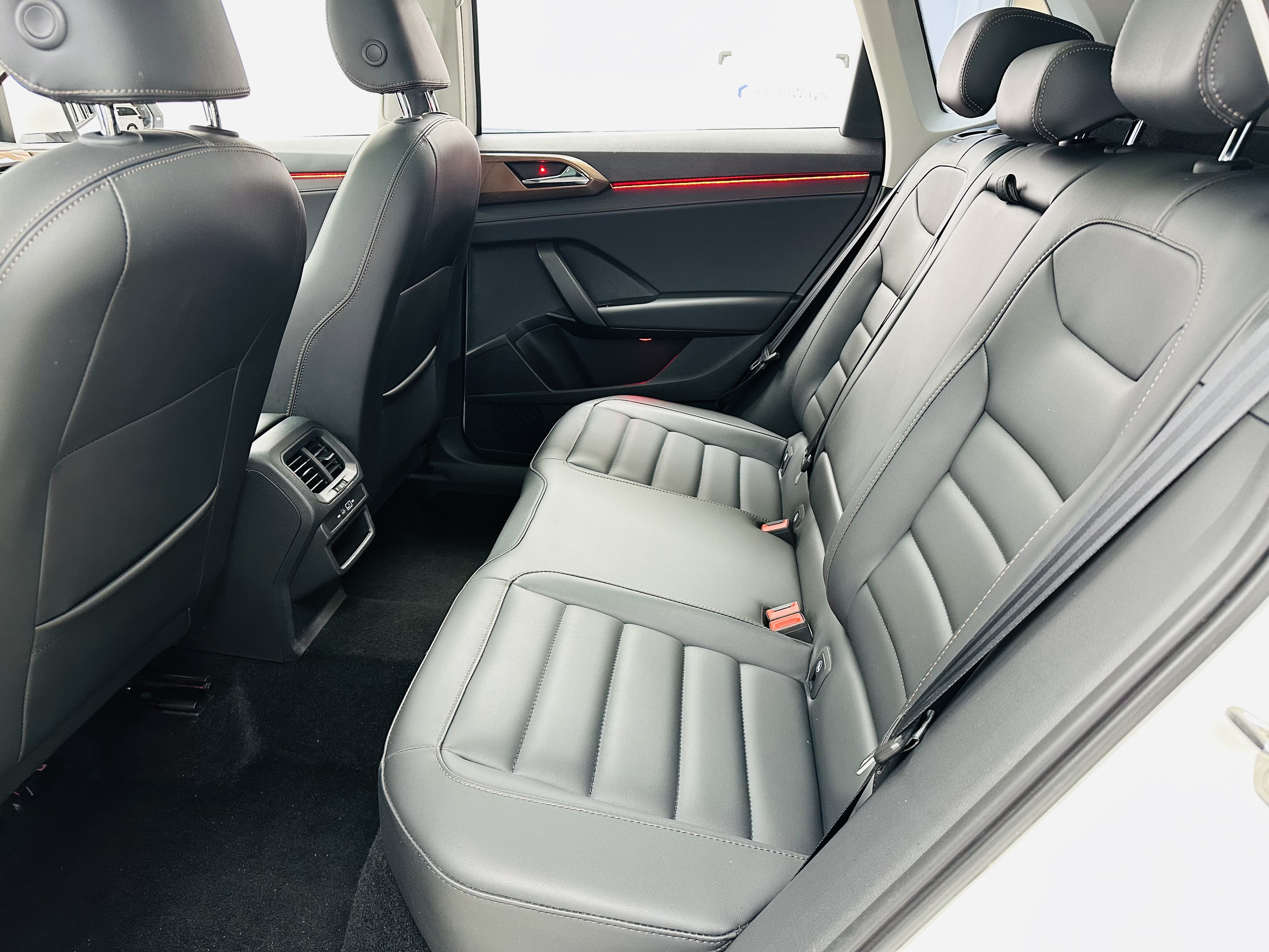 Volkswagen Tharu 2022 car image #11