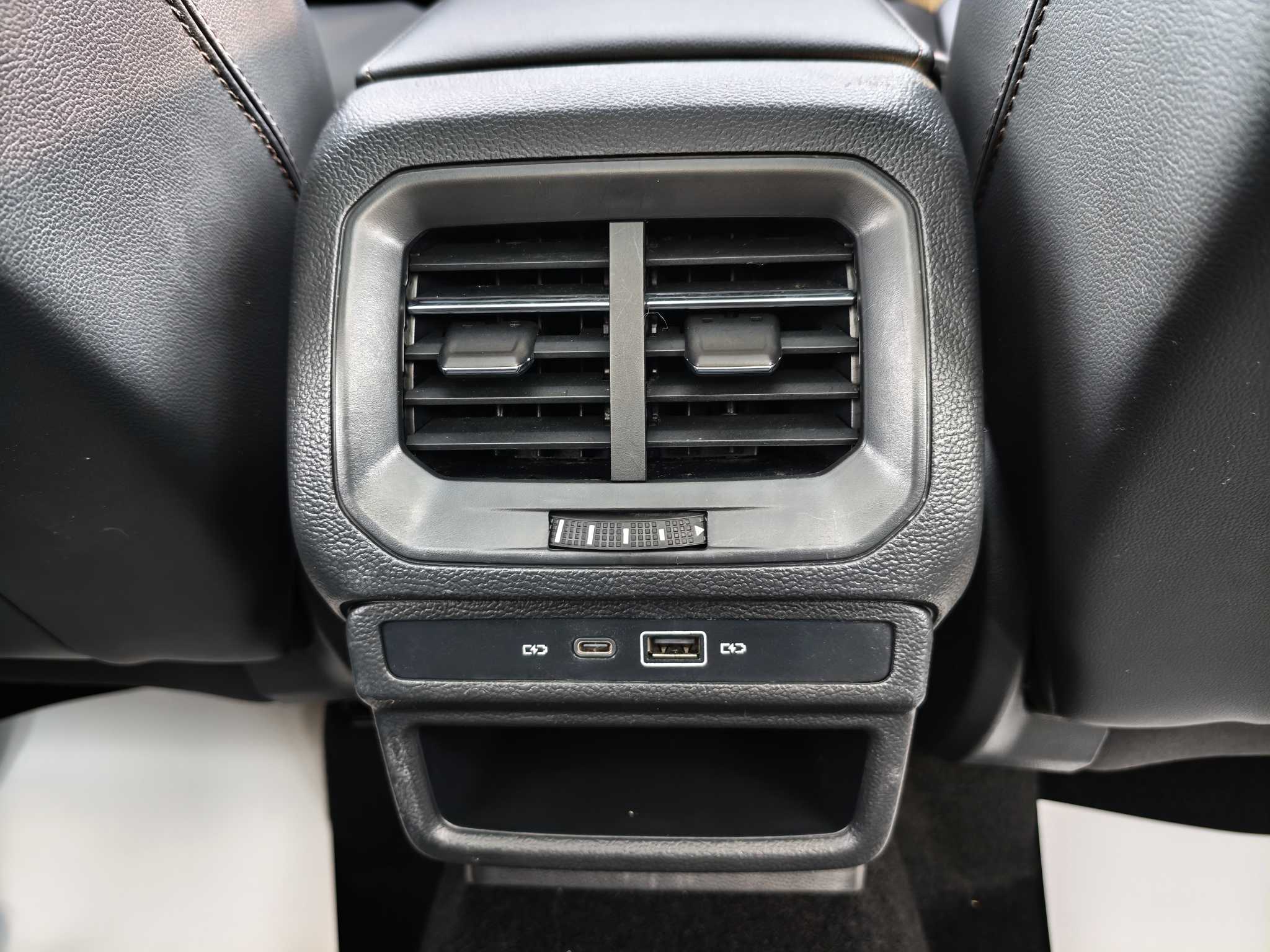 Volkswagen Tharu 2021 car image #11
