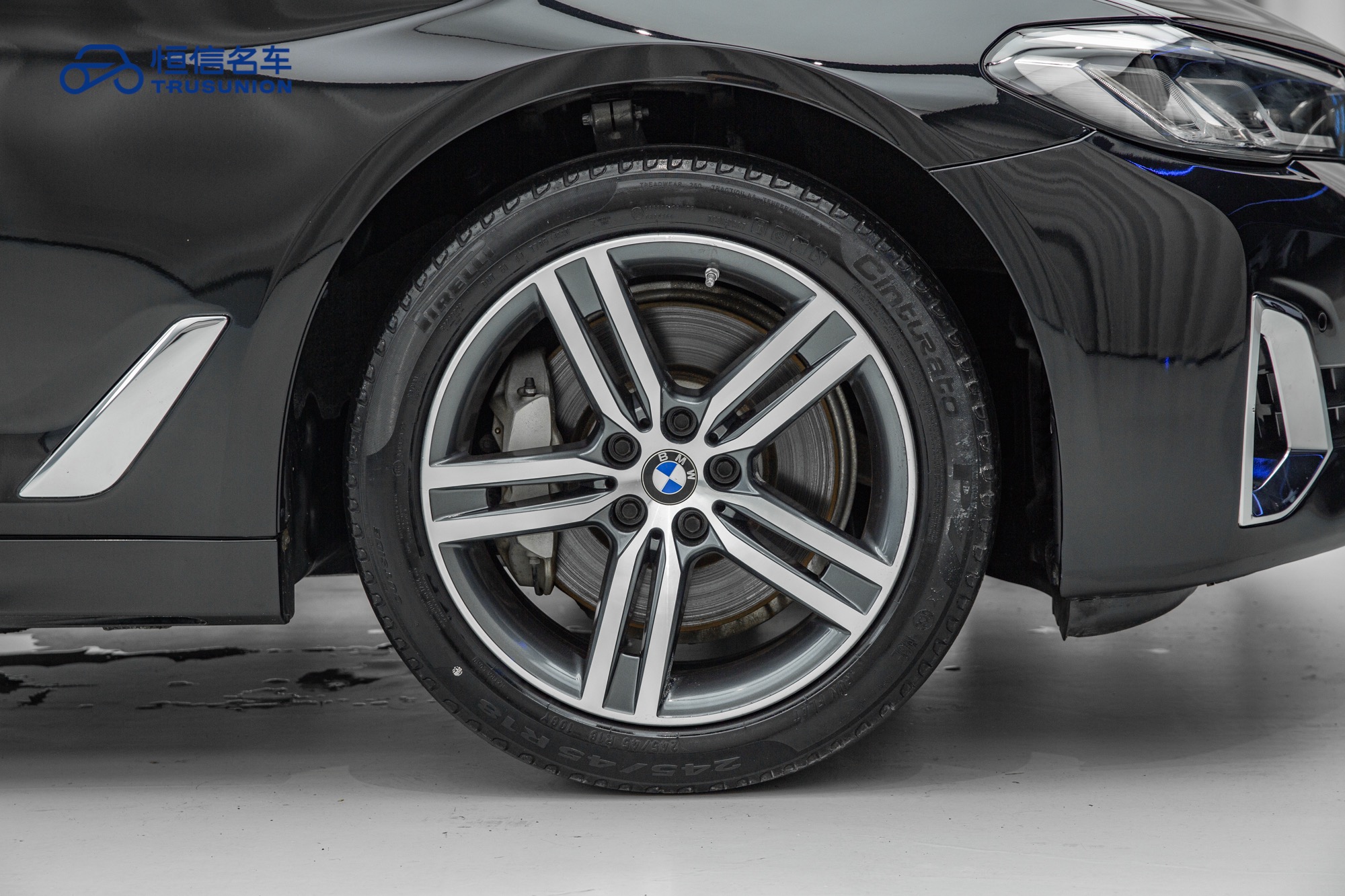 BMW 5 Series 2021 car image #11