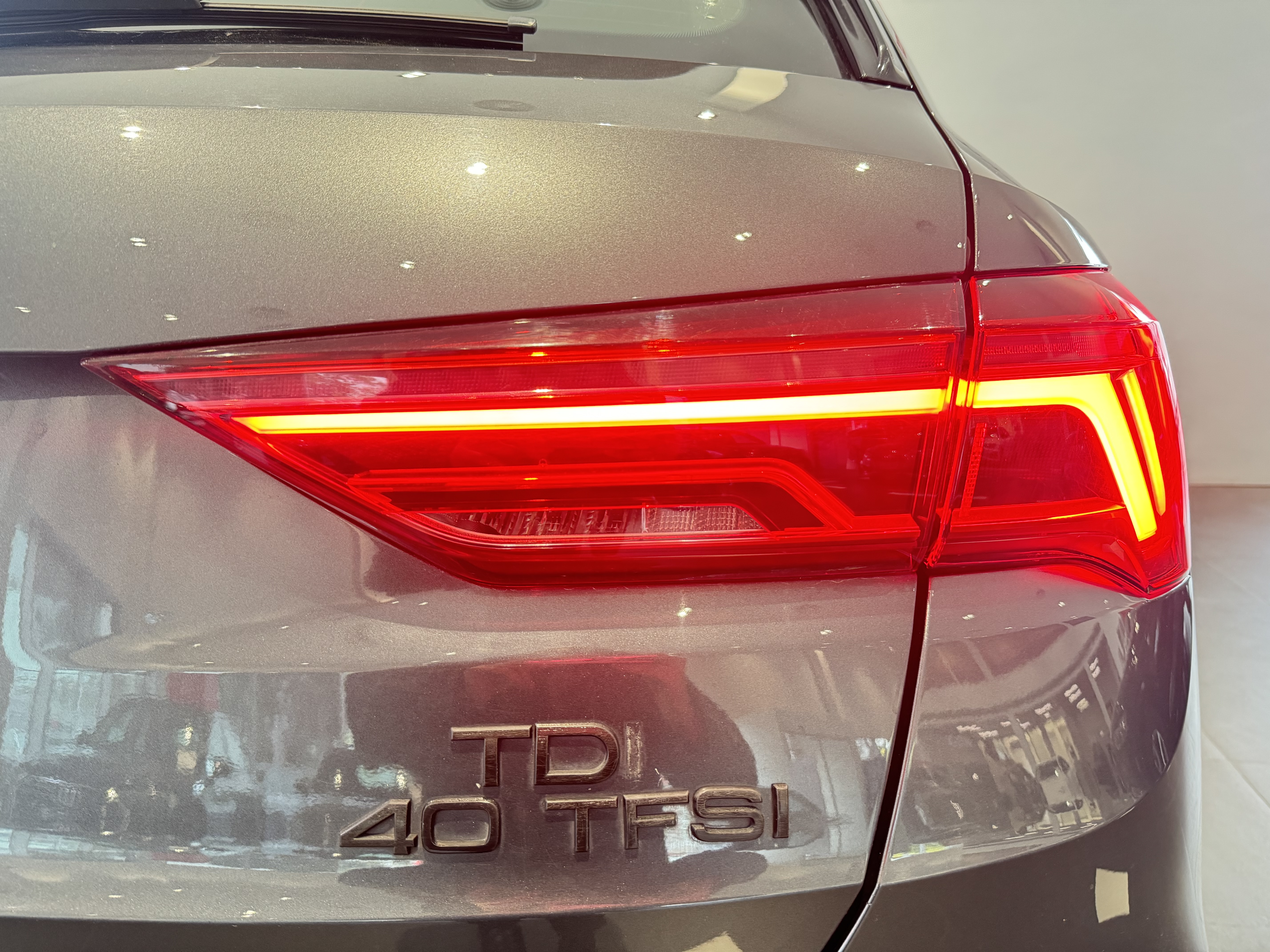 Audi Q3 2021 car image #11