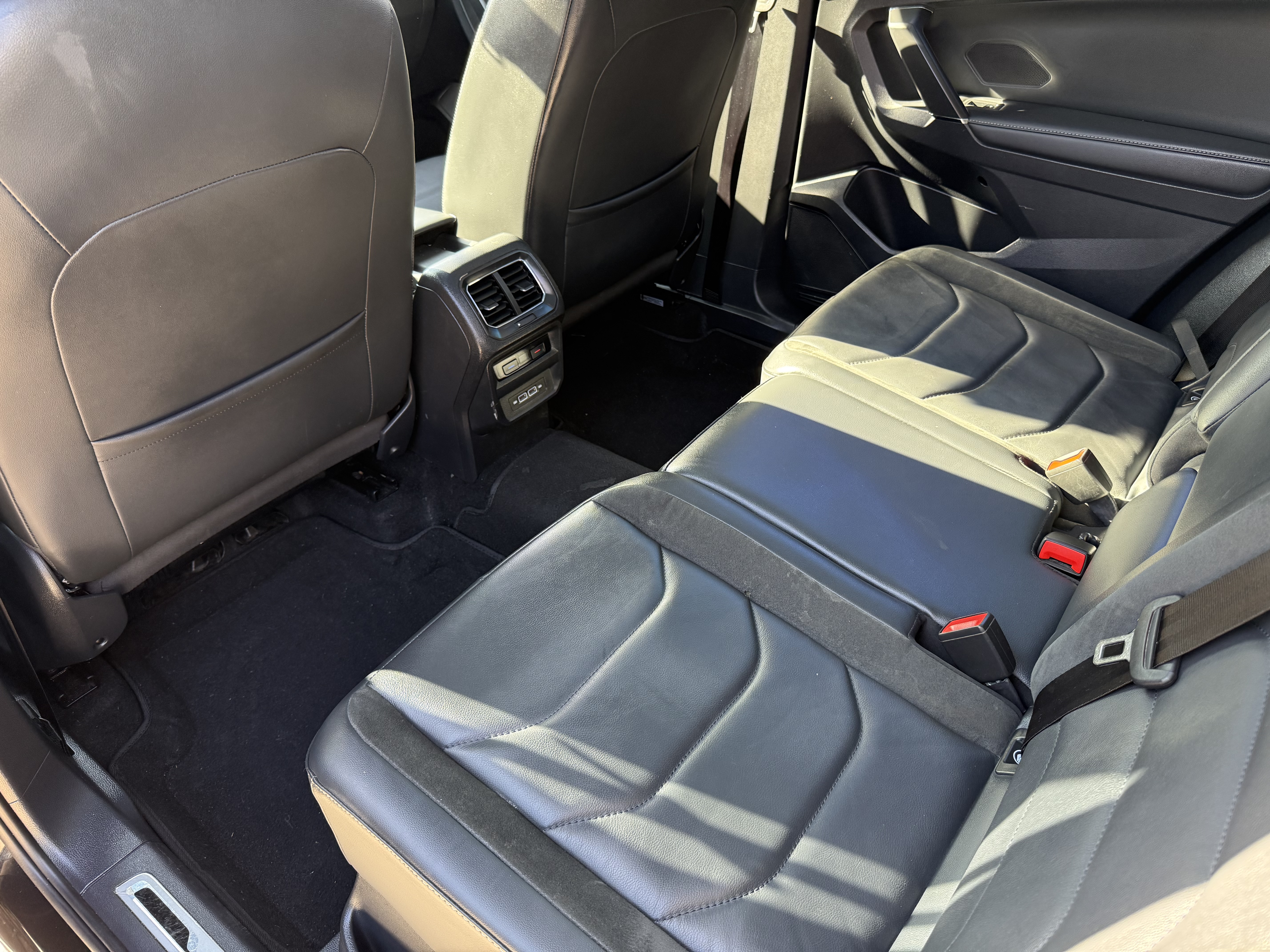Volkswagen Tiguan L 2020 car image #11