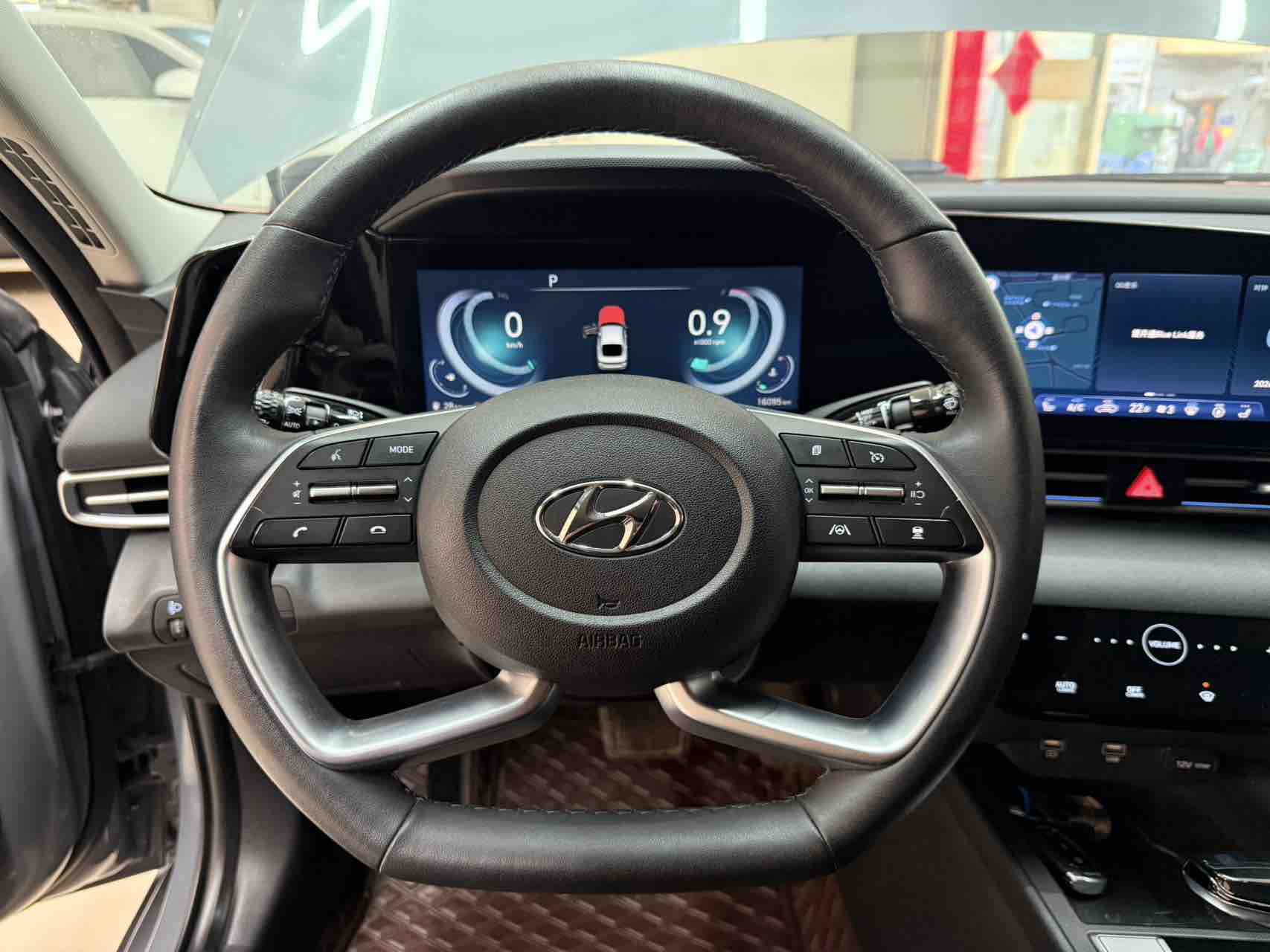 Hyundai Elantra 2021 immagine di auto #11