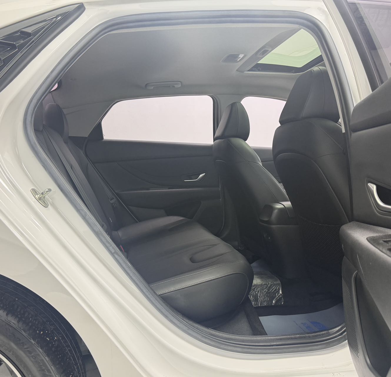 Hyundai Elantra 2021 immagine di auto #11