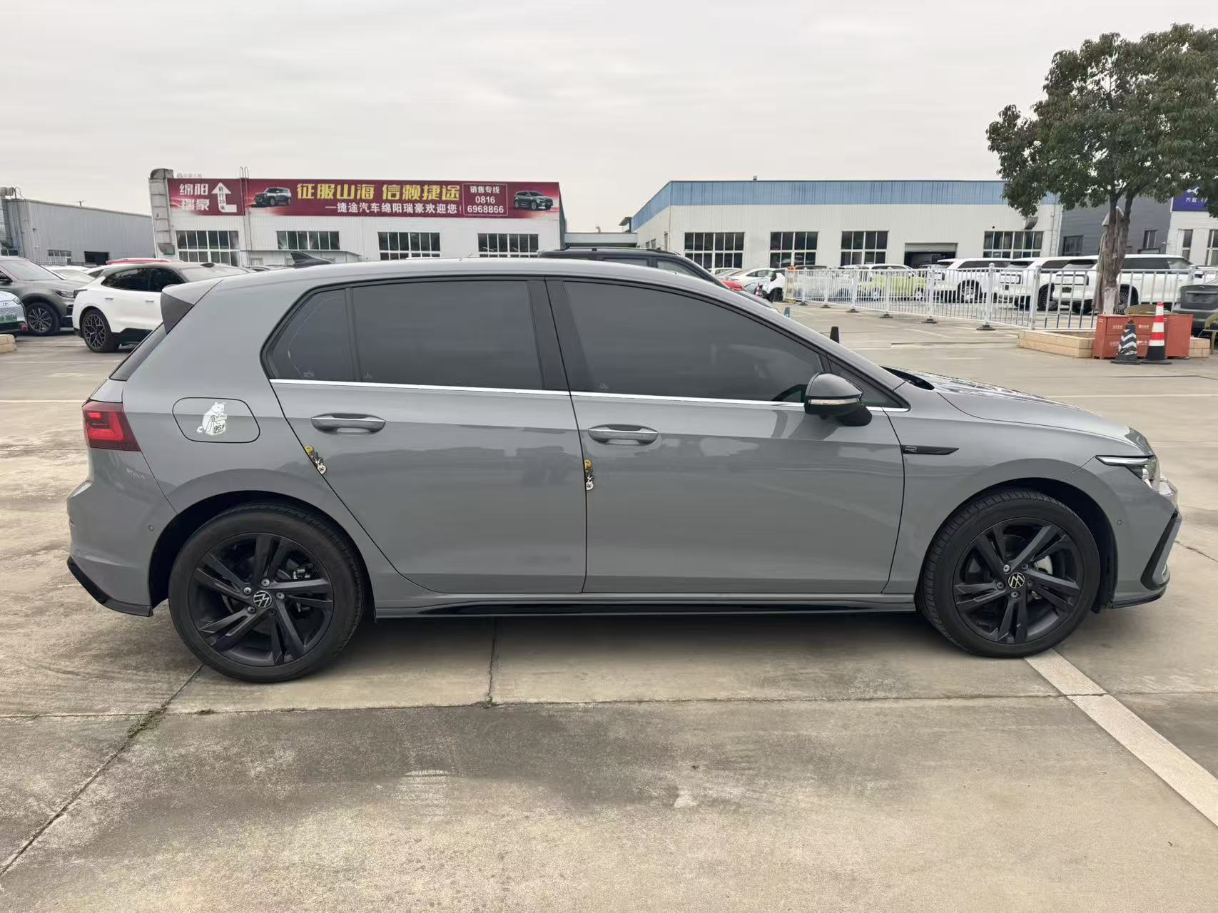 Volkswagen Golf 2022 car image #11