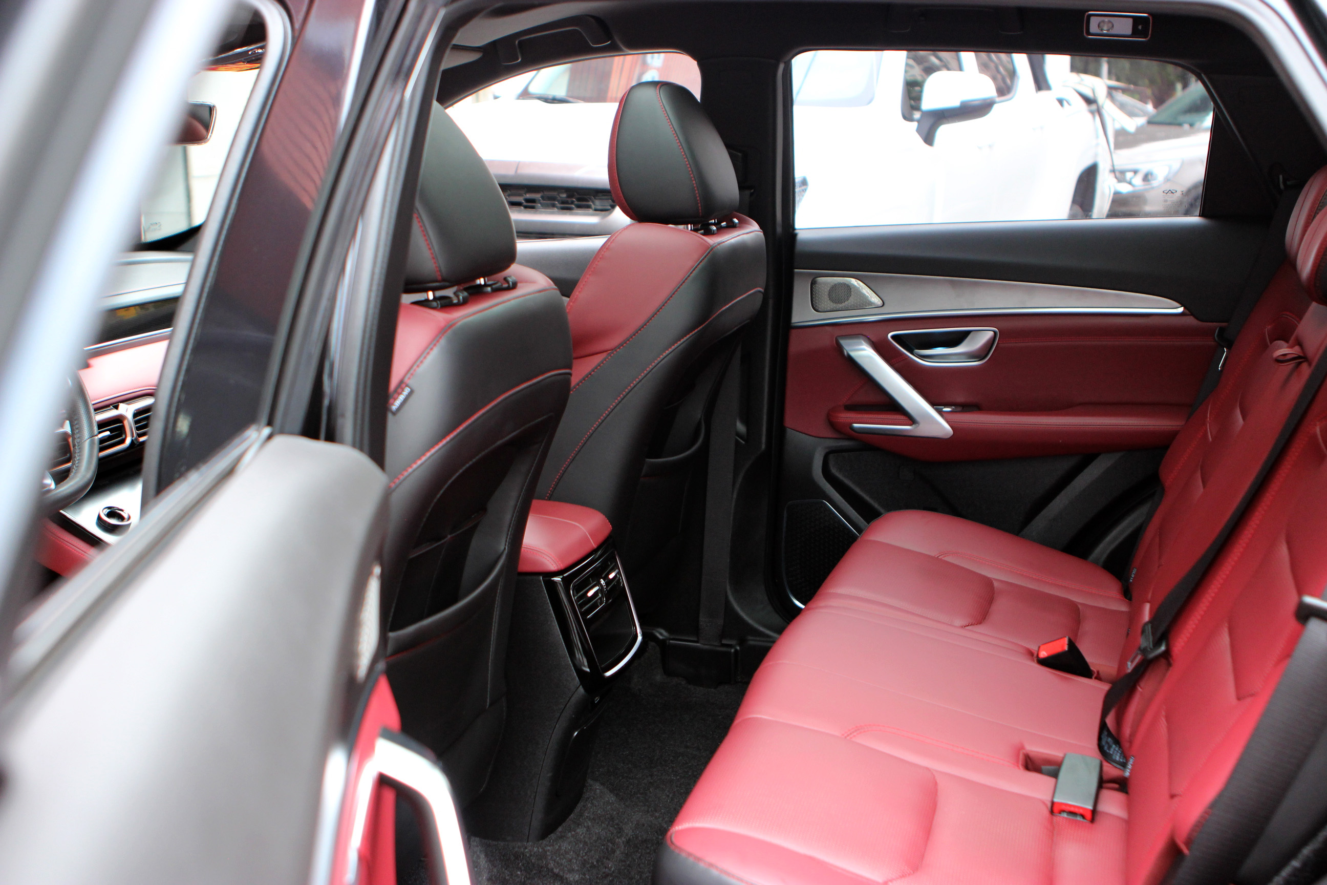 X70 PLUS 2021 car image #11