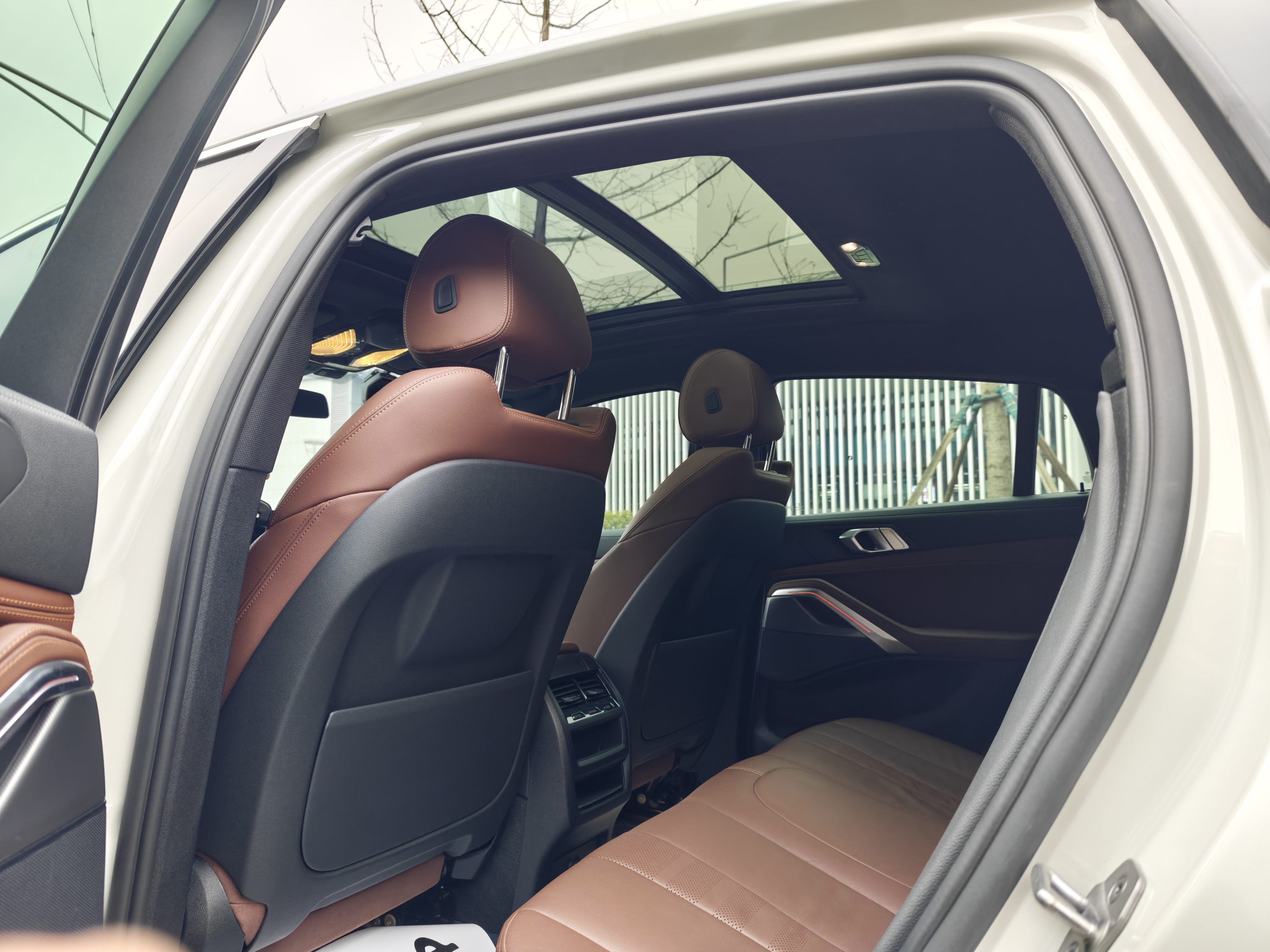 BMW X6 2021 car image #11