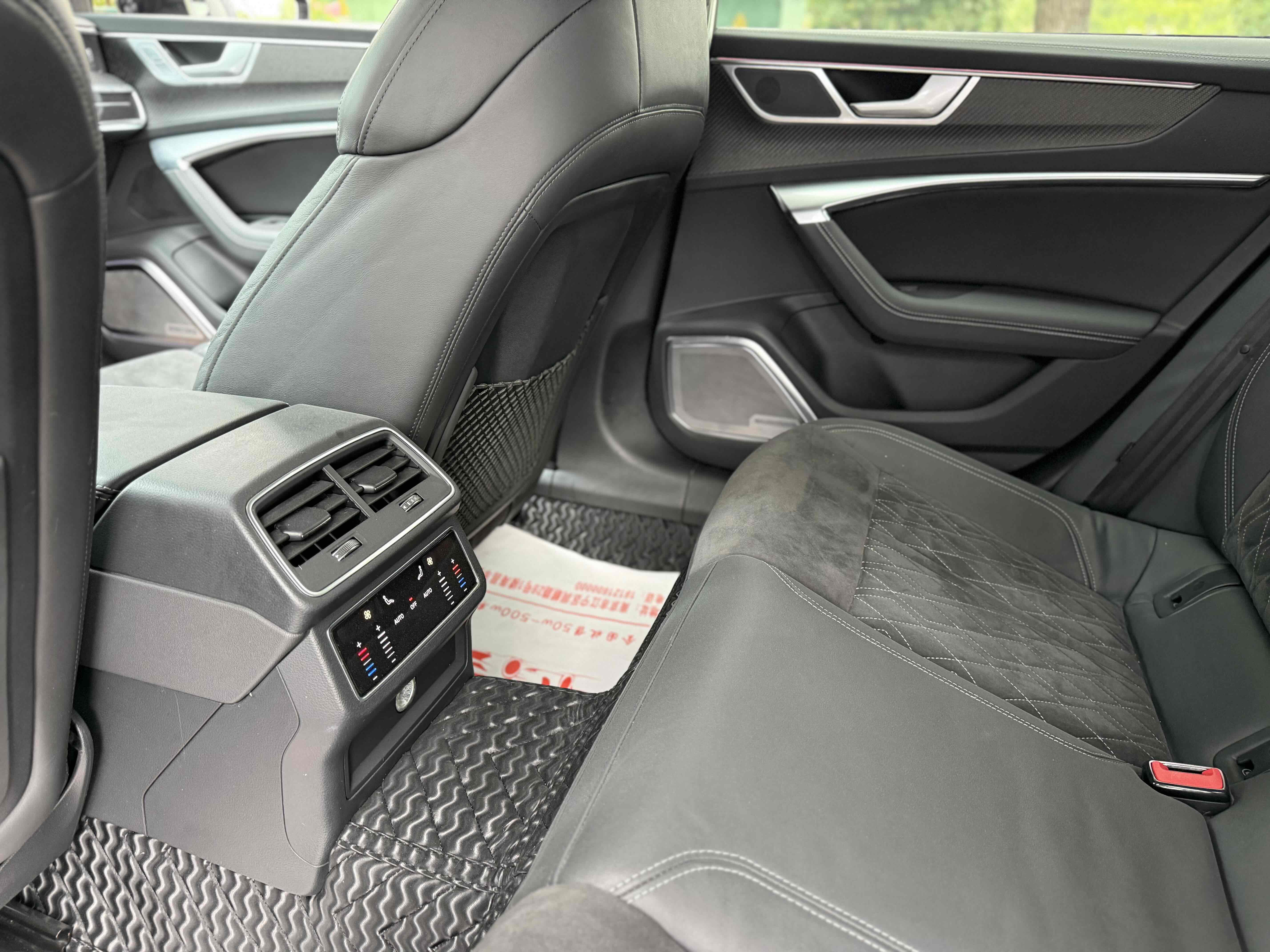 Audi S7 2021 car image #11