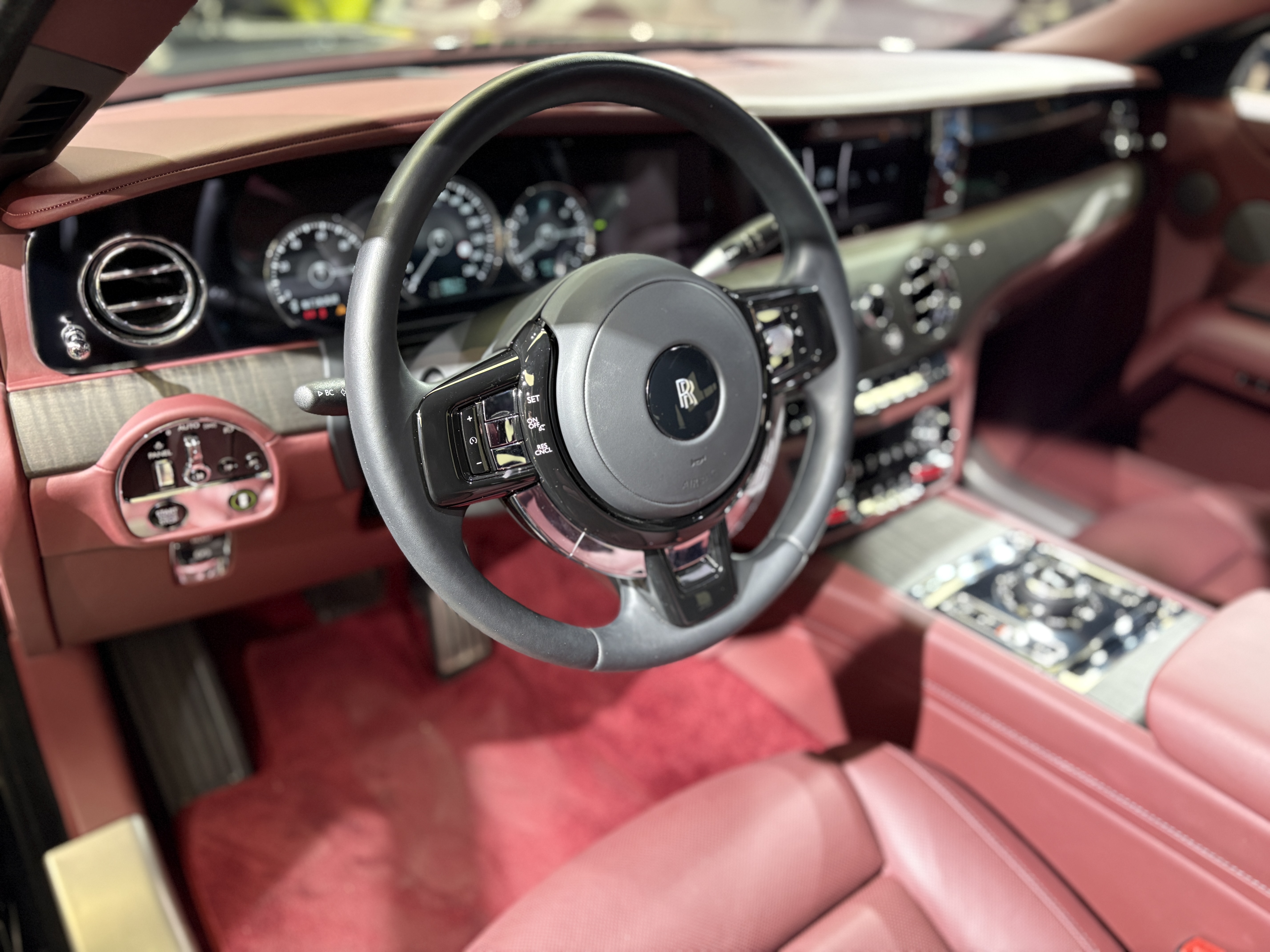 劳斯莱斯 古思特 2022 #11 劳斯莱斯 古思特 2022 汽车图片 #11