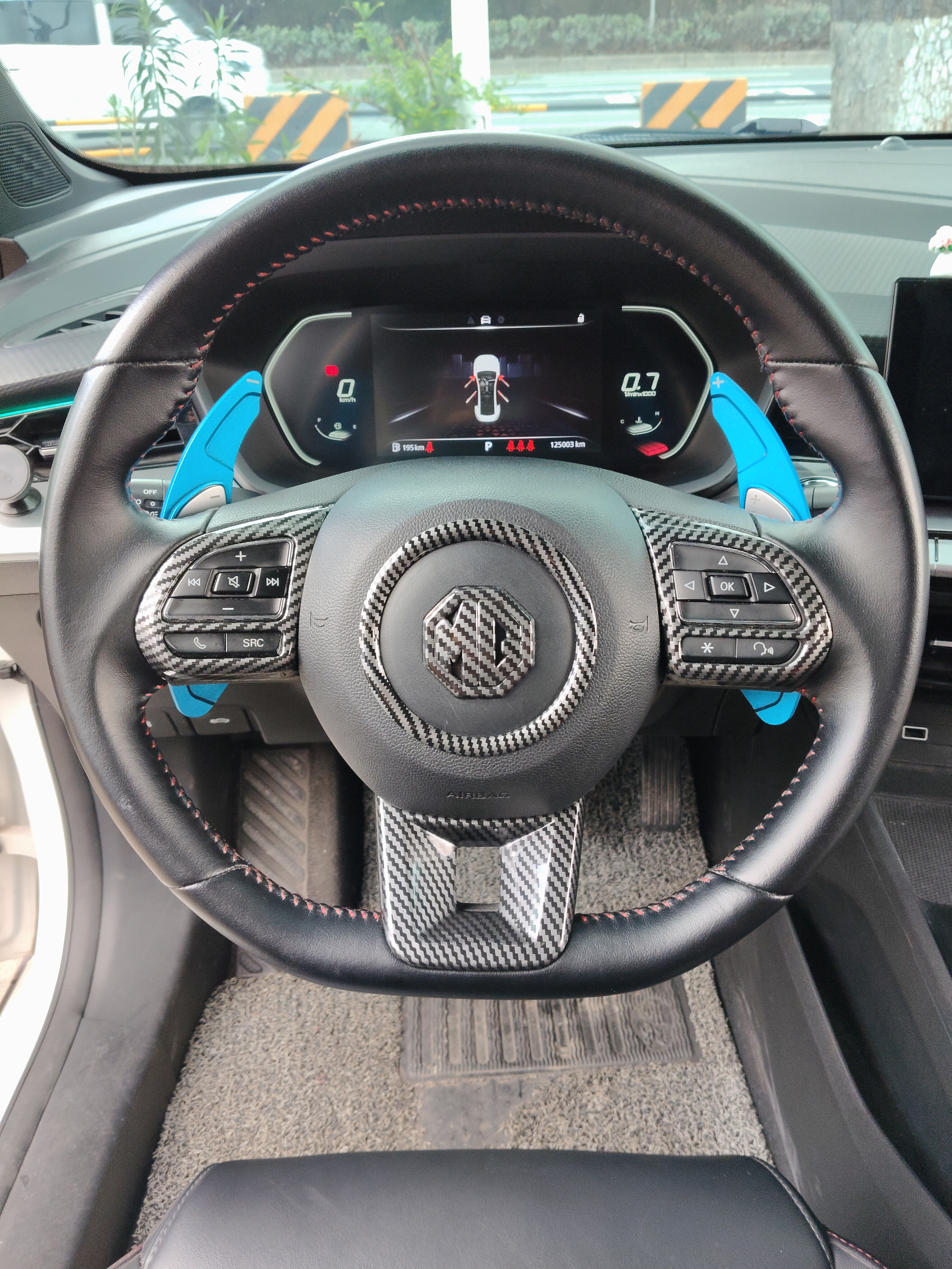 5 2022 immagine di auto #11