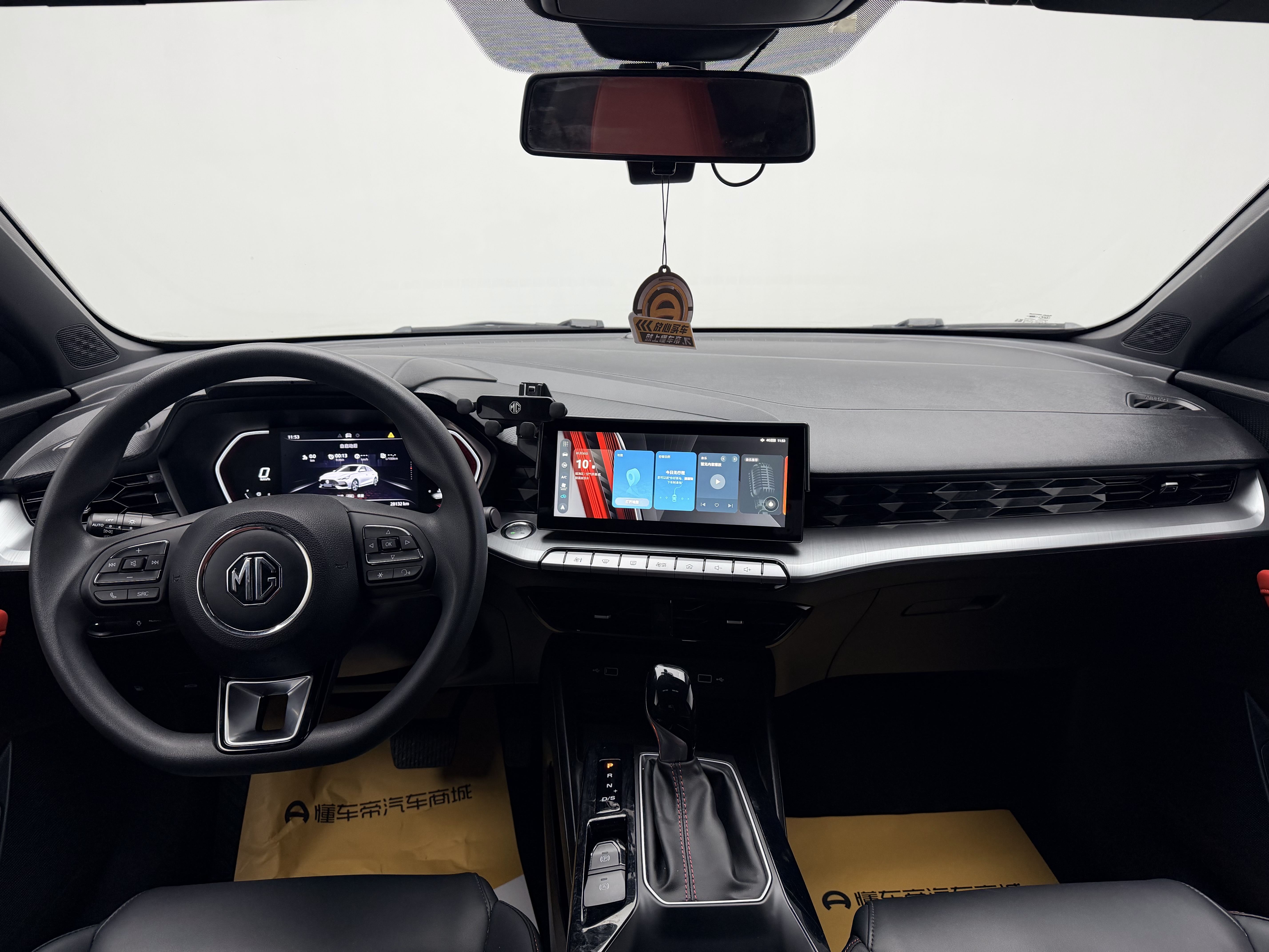 5 2022 immagine di auto #11