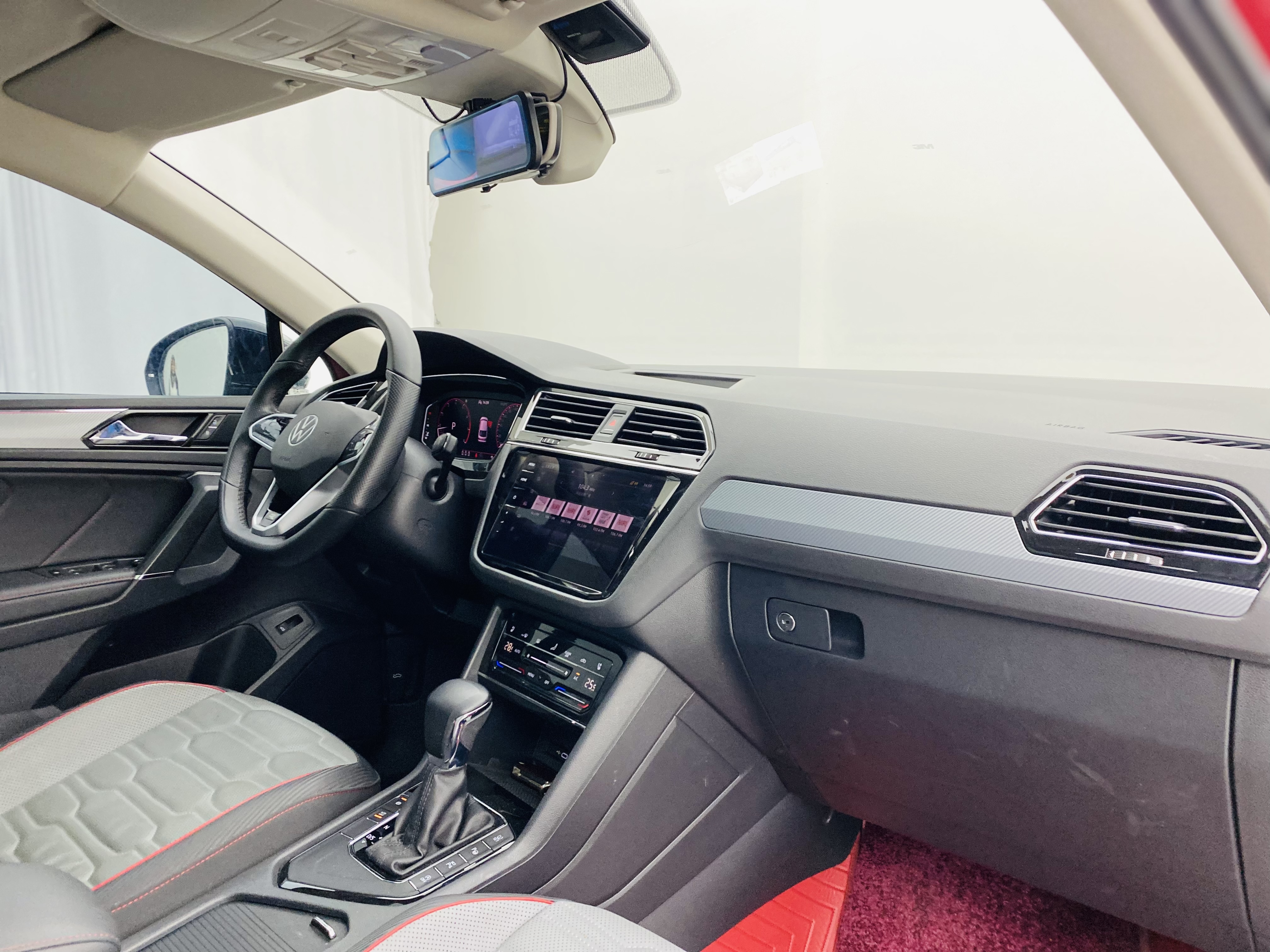 Volkswagen Tiguan X 2021 car image #11