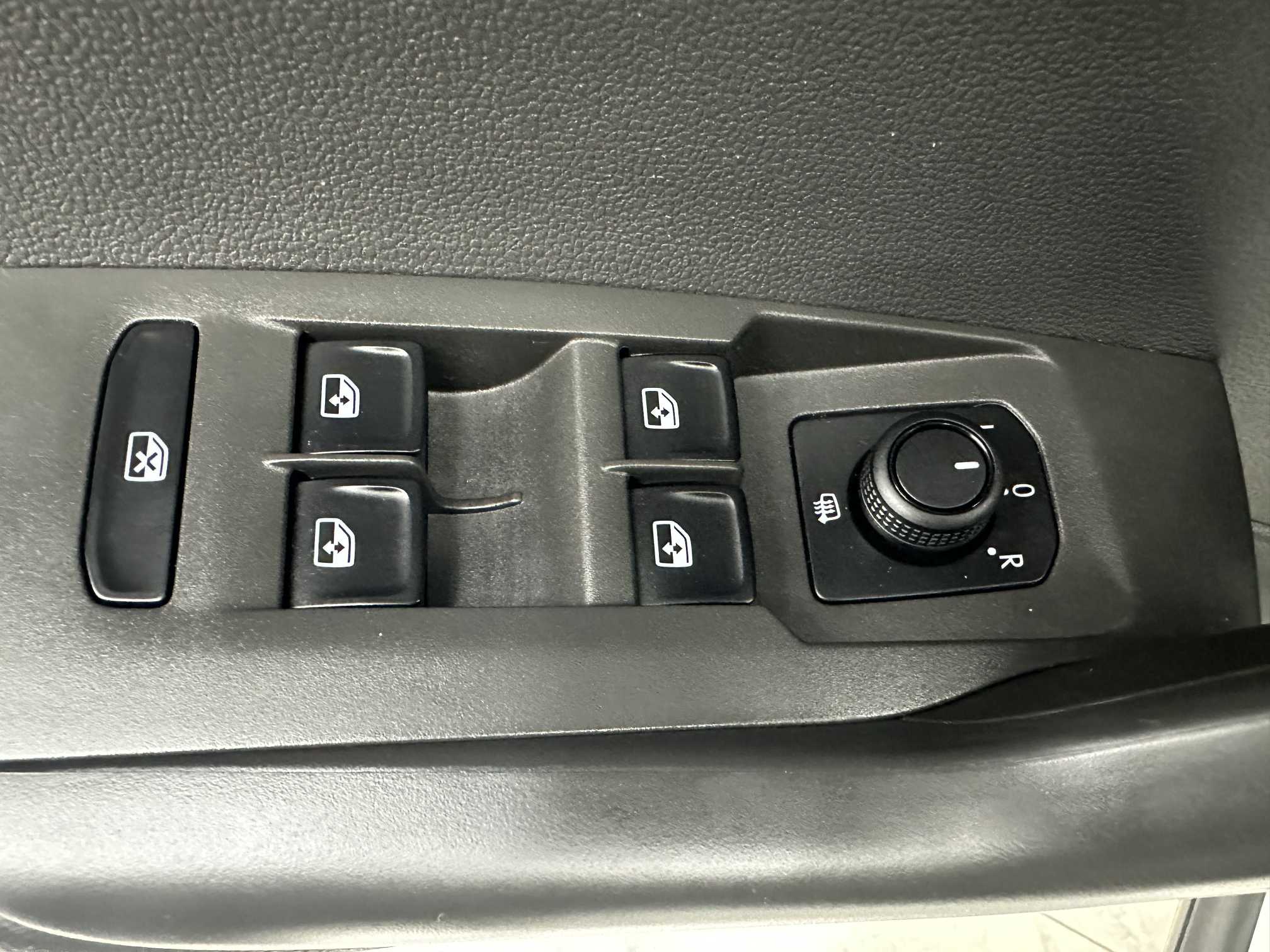 Volkswagen T-Cross 2021 car image #11