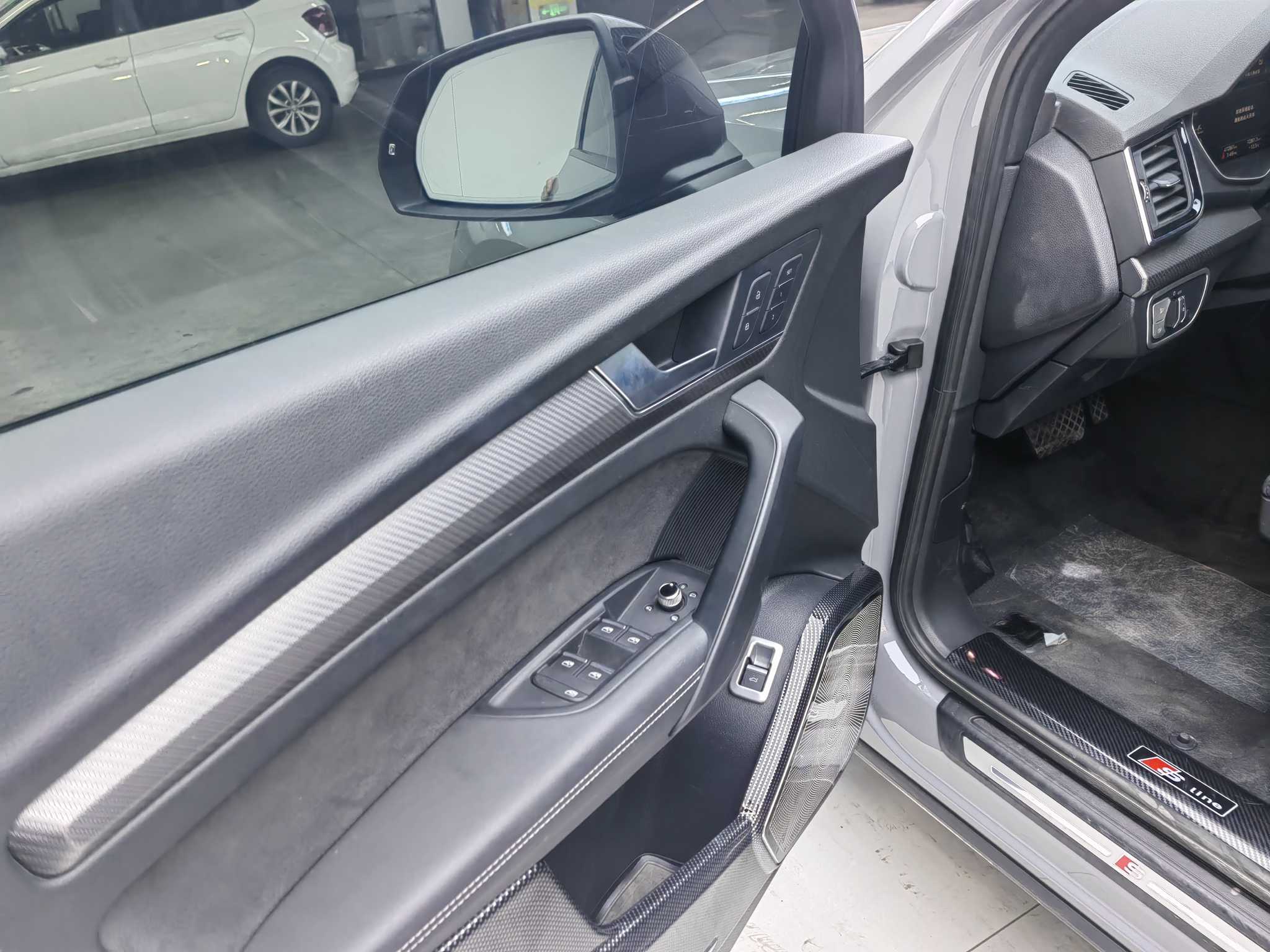 Audi Q5L Sportback 2021 car image #11