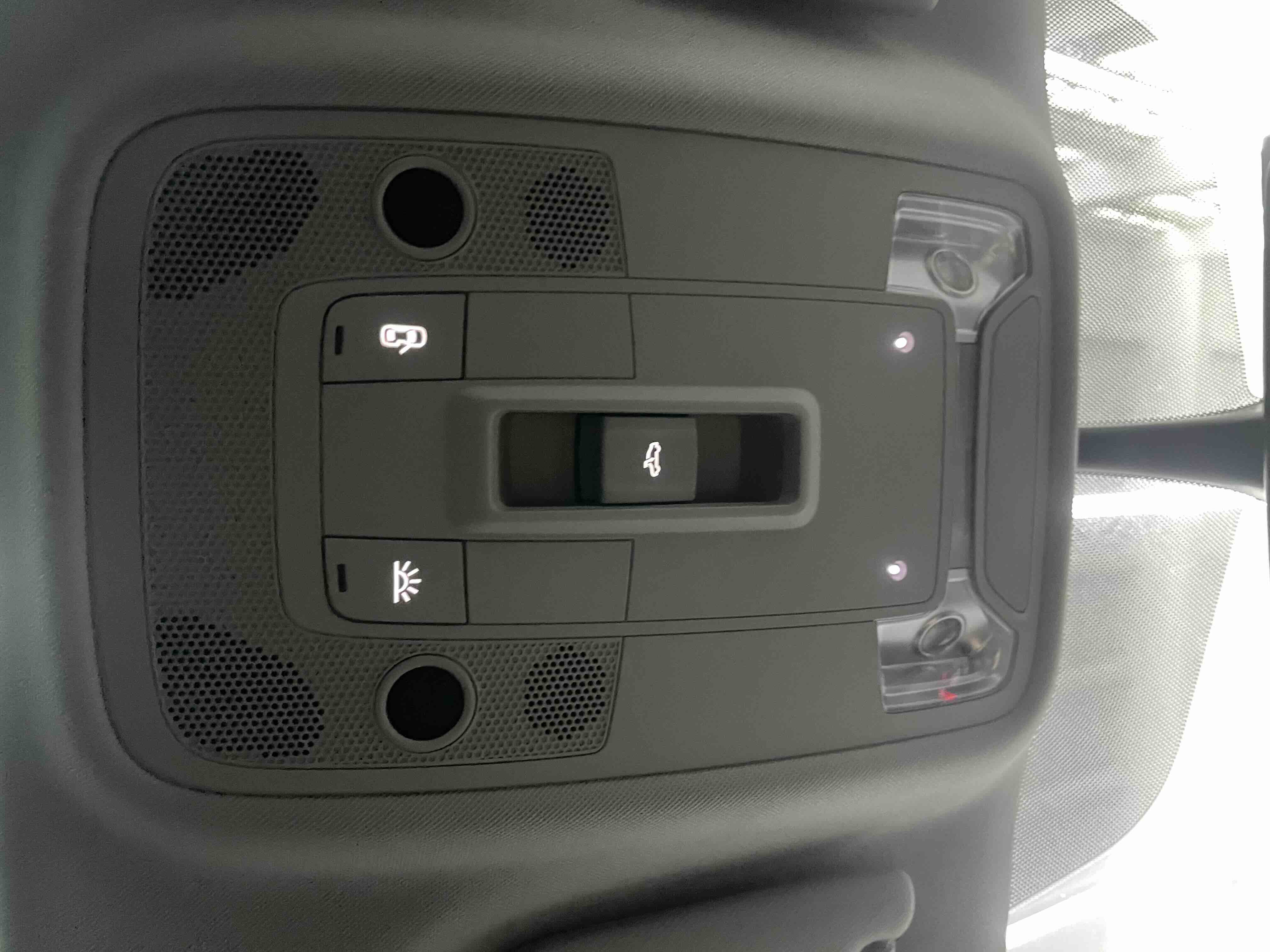Q2L 2021 car image #11