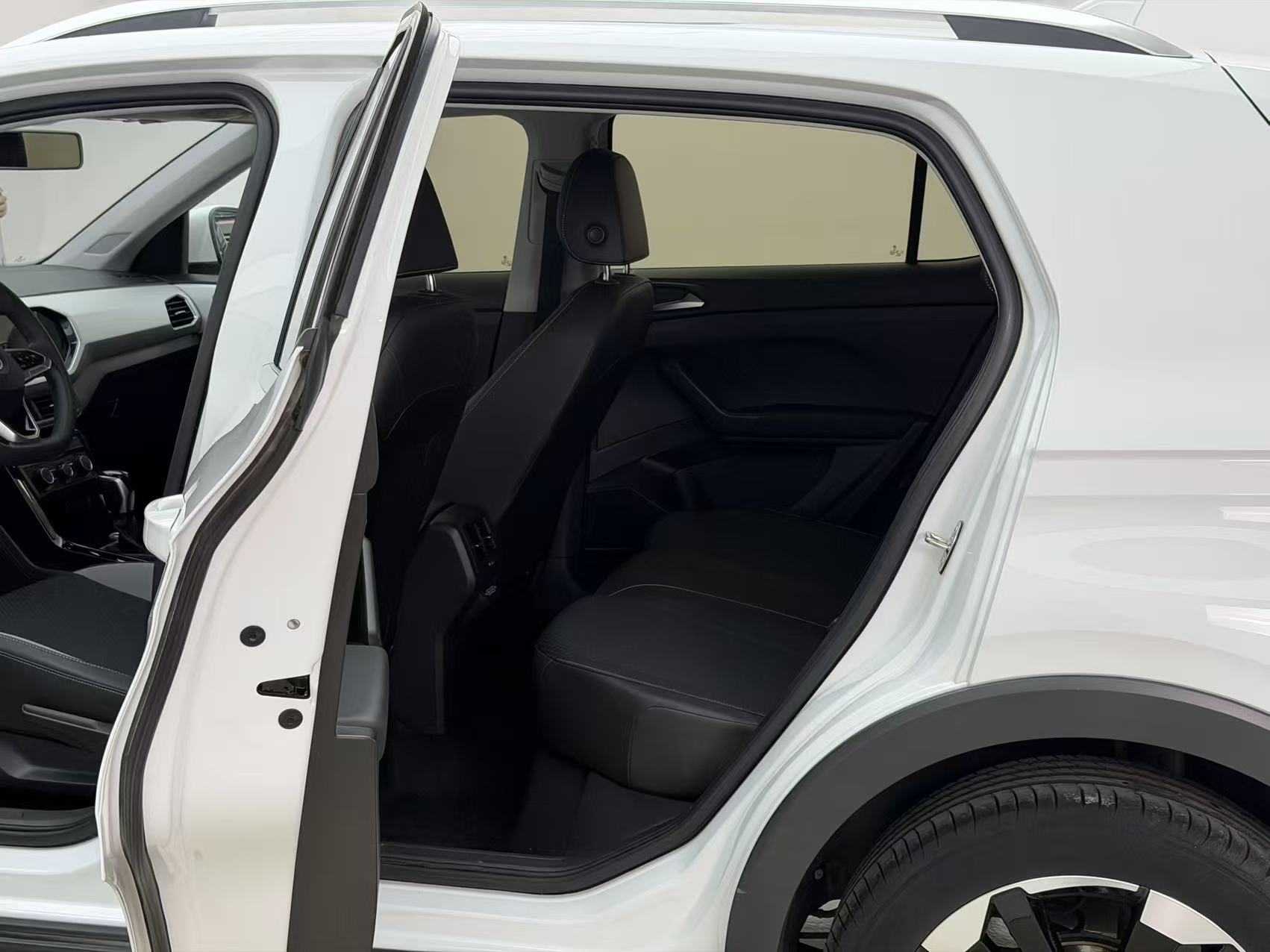 Volkswagen Tacqua 2021 car image #11
